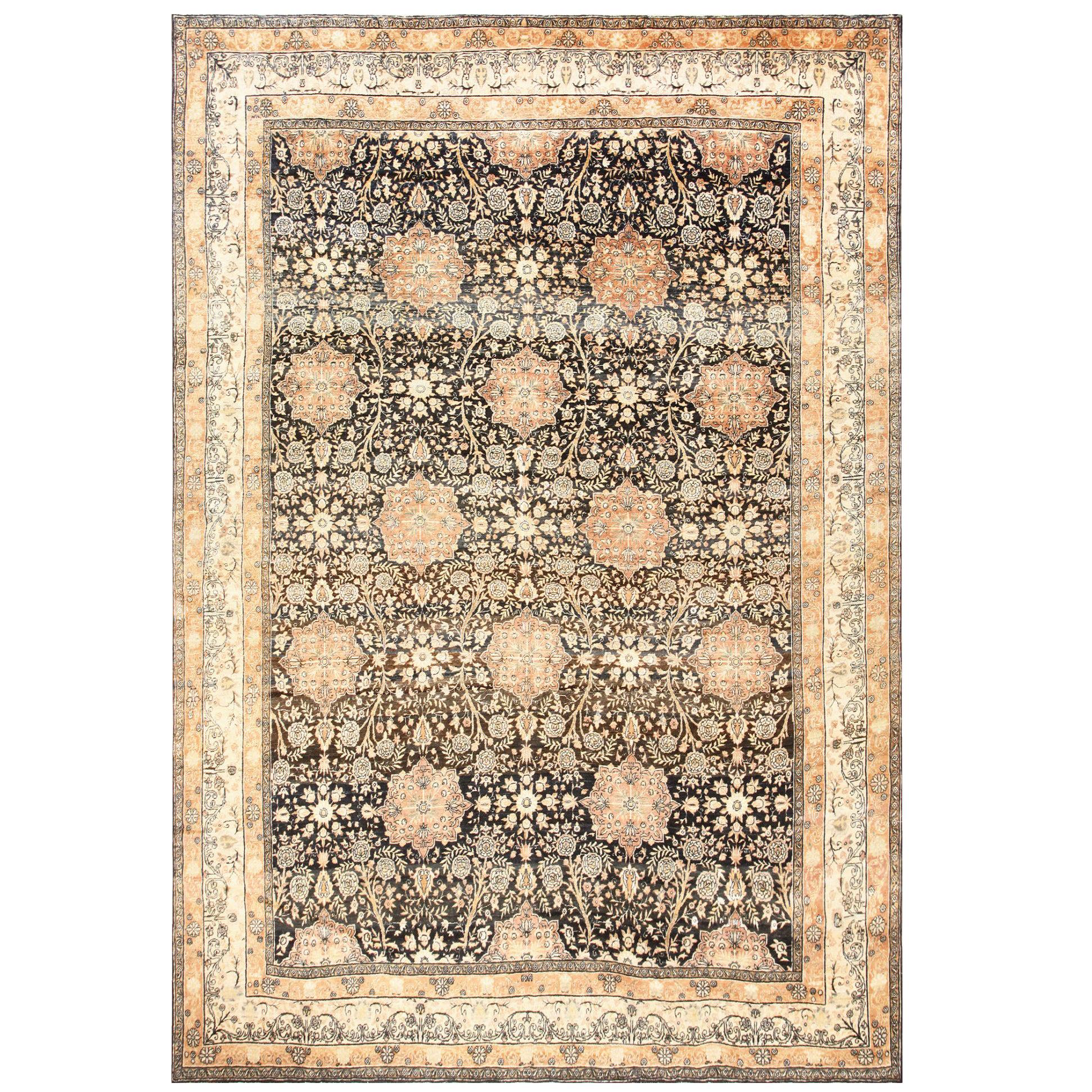 Antiker persischer Kerman-Teppich in Anthrazit. 9 Fuß 9 Zoll x 14 Fuß 6 Zoll