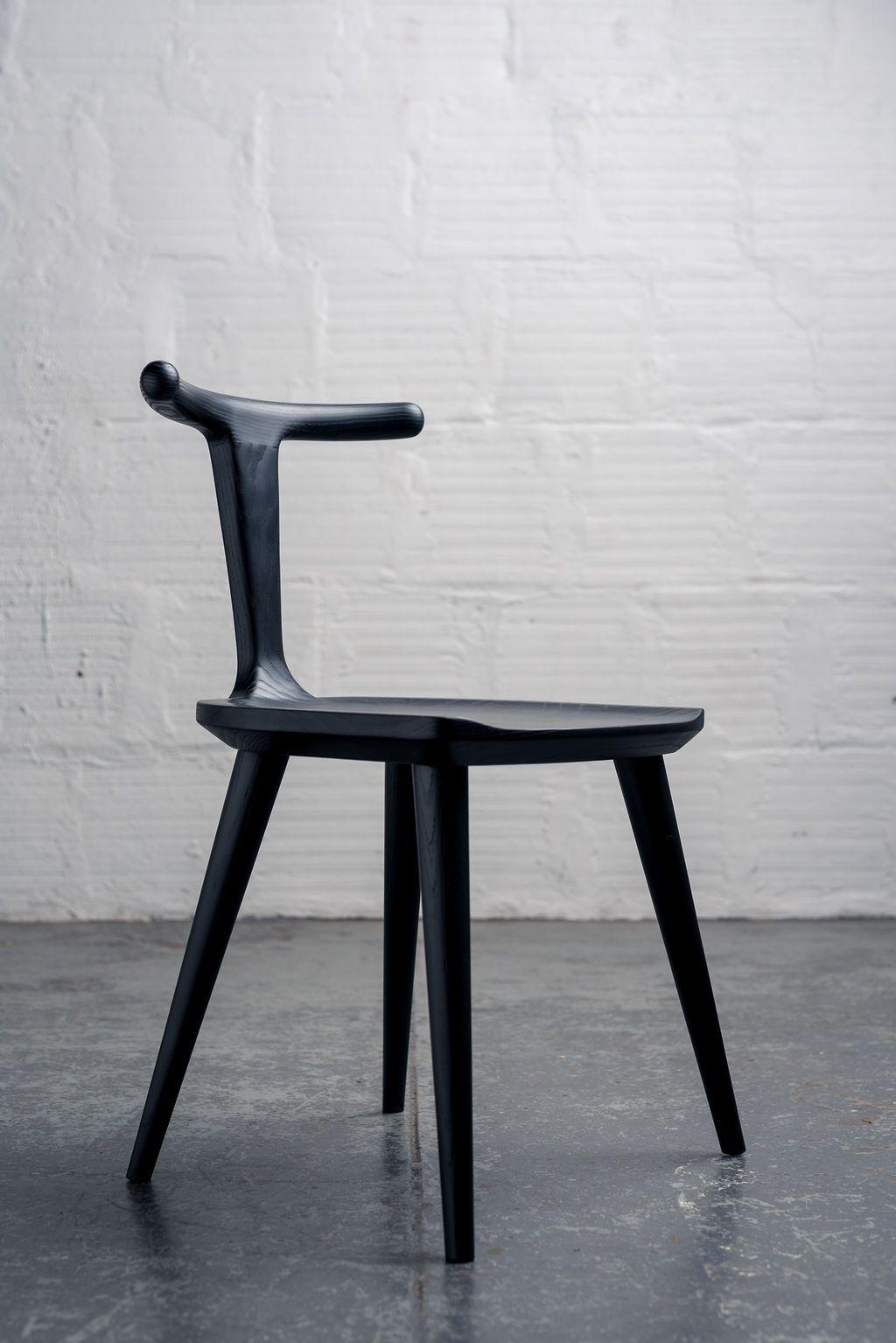 Oxbend-Stuhl aus Esche (Holzkohle) von Fernweh Woodworking
Abmessungen: Sitz: B 17