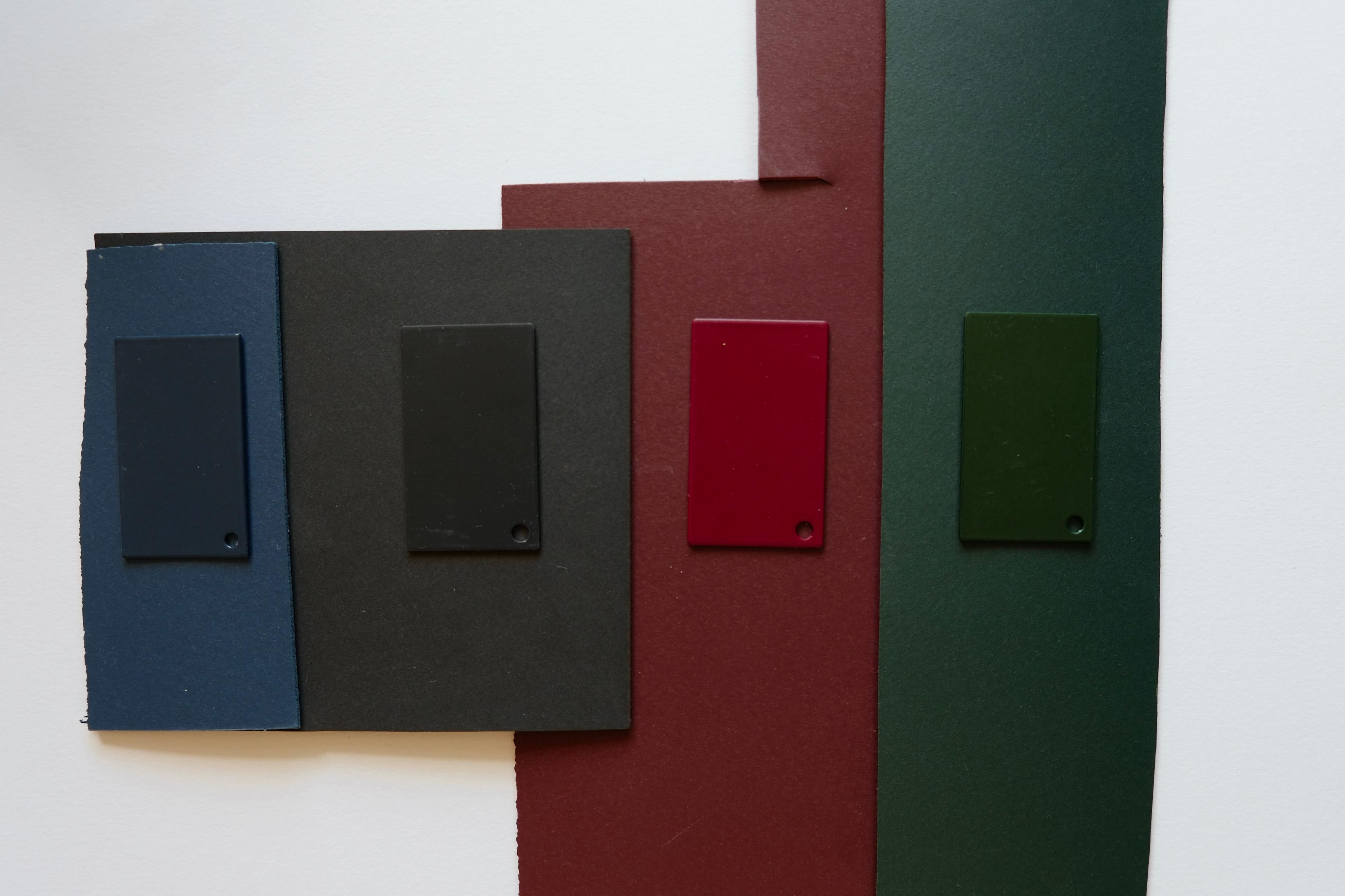 Tavolo consolle Giraffa nero carbone con piano in linoleum ai semi di lino in vendita 3