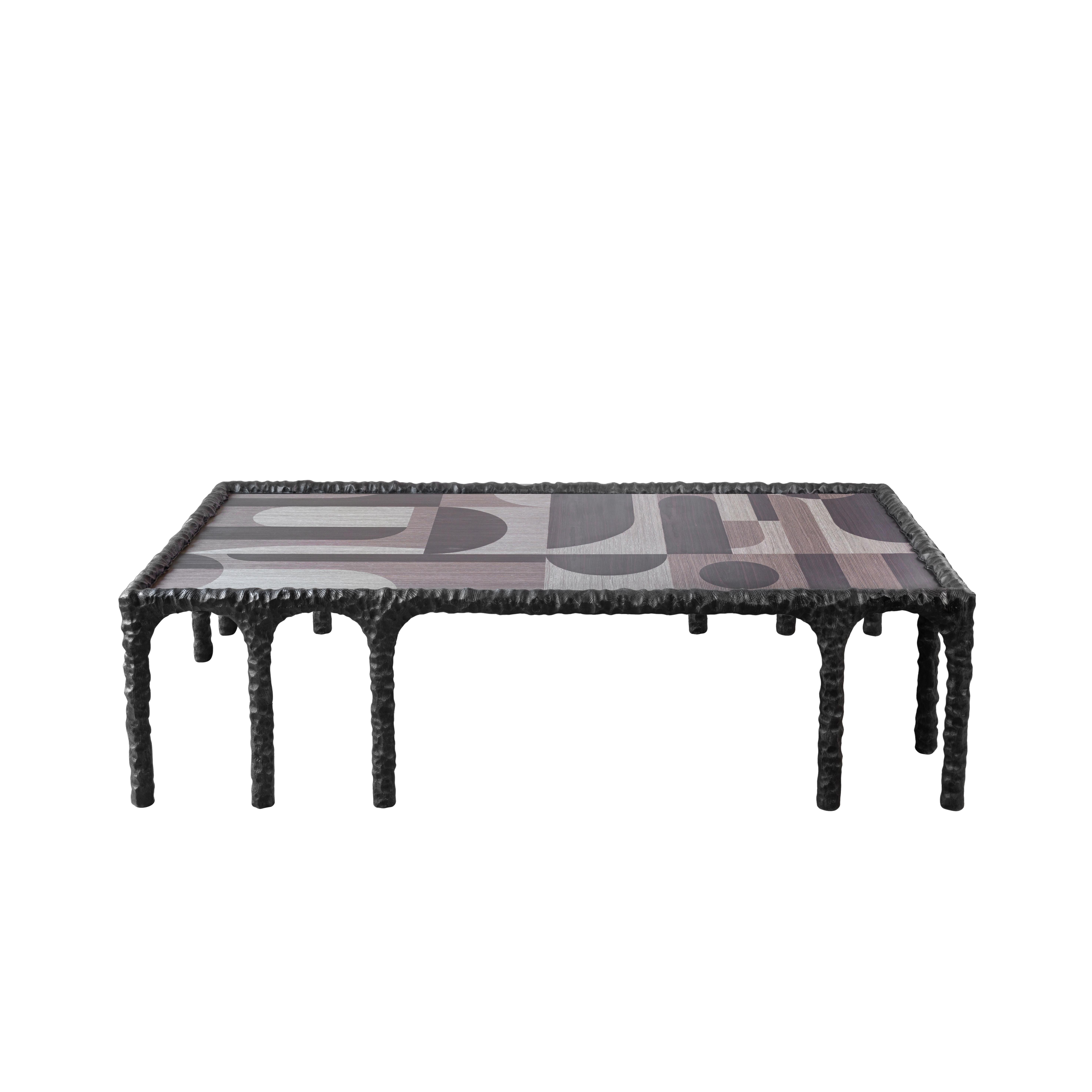 Table basse en chêne et placage de bois noir anthracite, sculptée à la main, avec arcs multiples Neuf - En vente à Cairo, EG