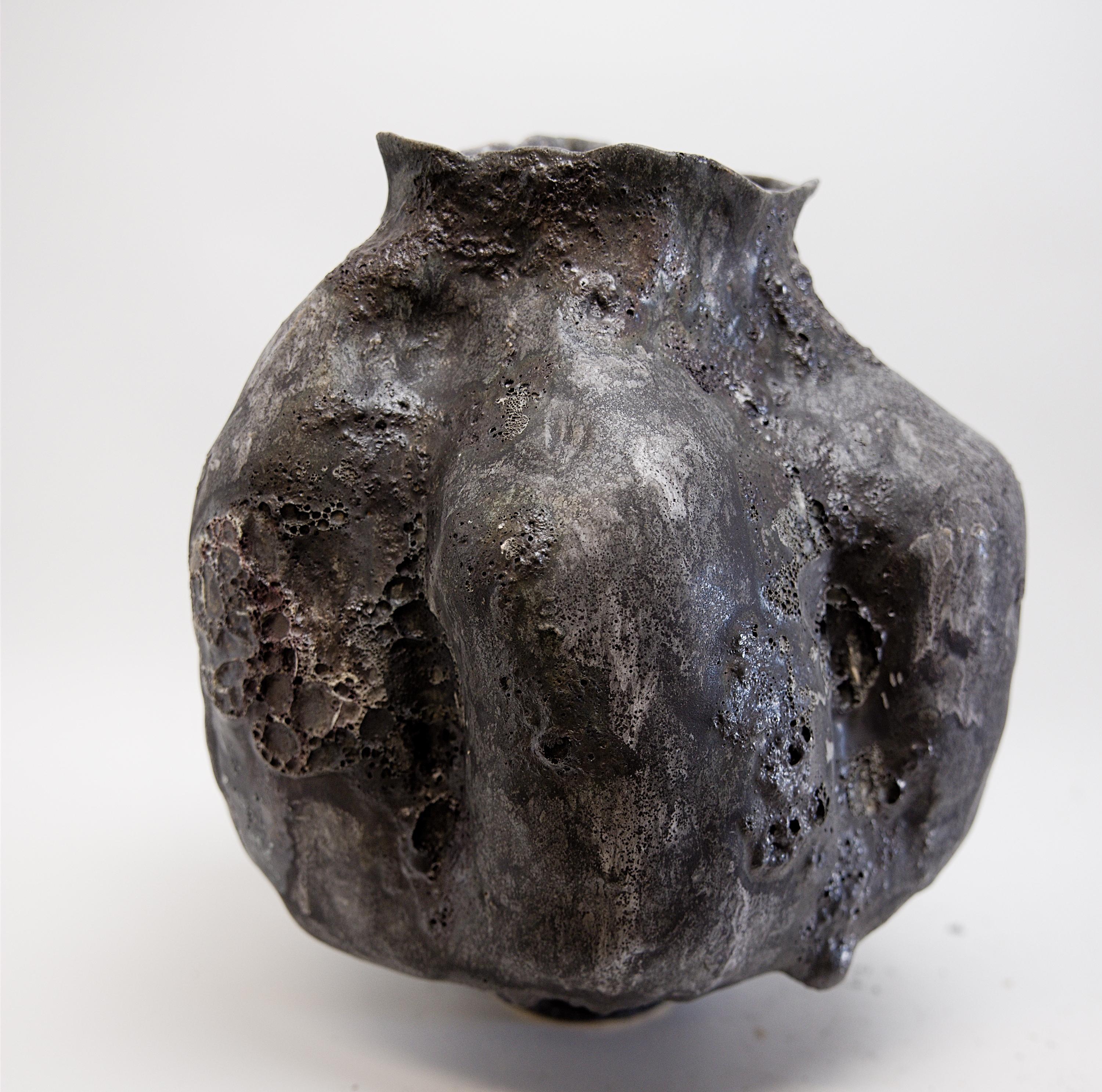 Charcoal Black Lava Gourd Vase In New Condition For Sale In Van Nuys, CA