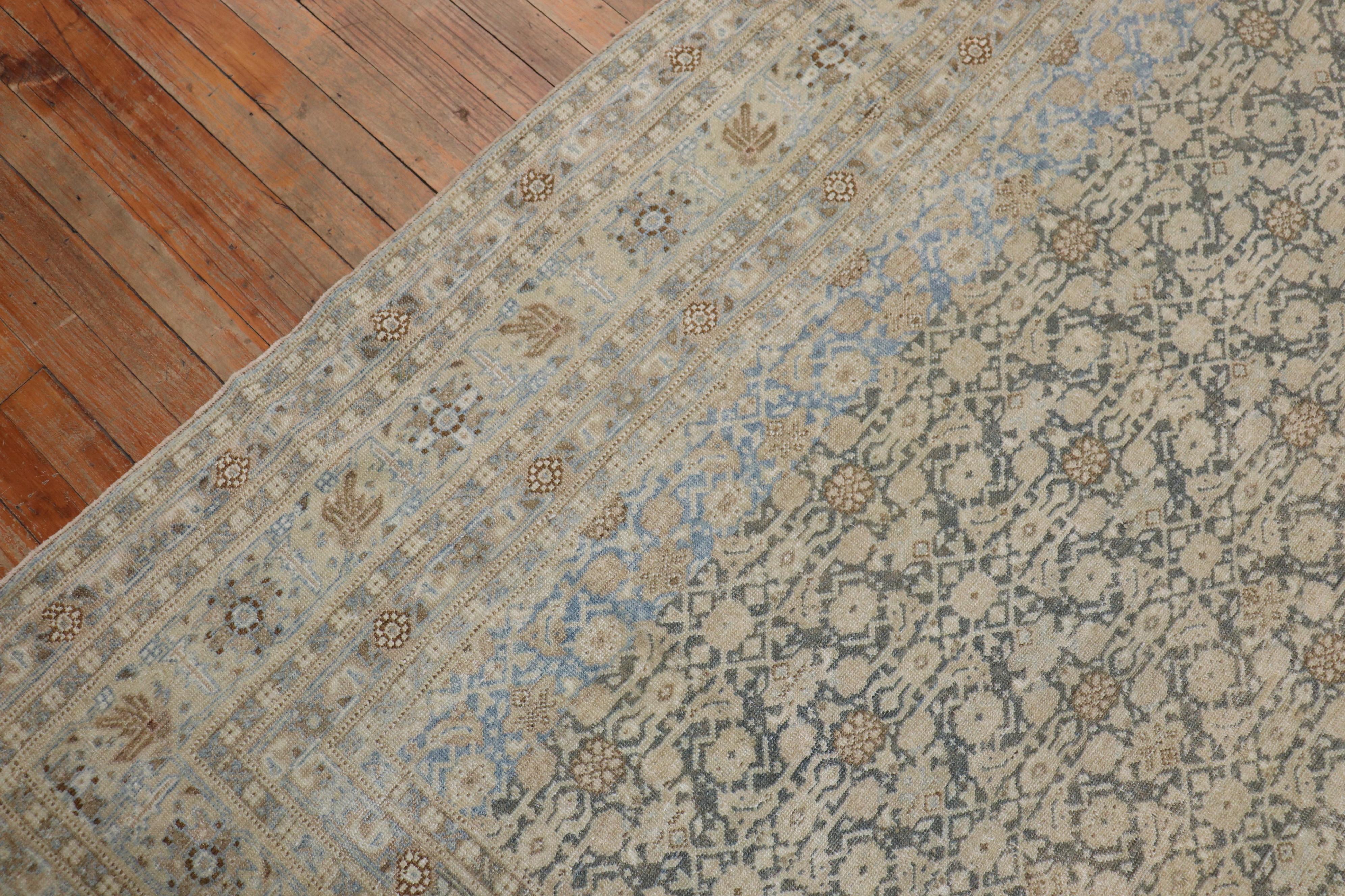 Antiker persischer Tabriz-Teppich in Anthrazit, Braun, Grün und Blau in Zimmergröße (Persisch) im Angebot