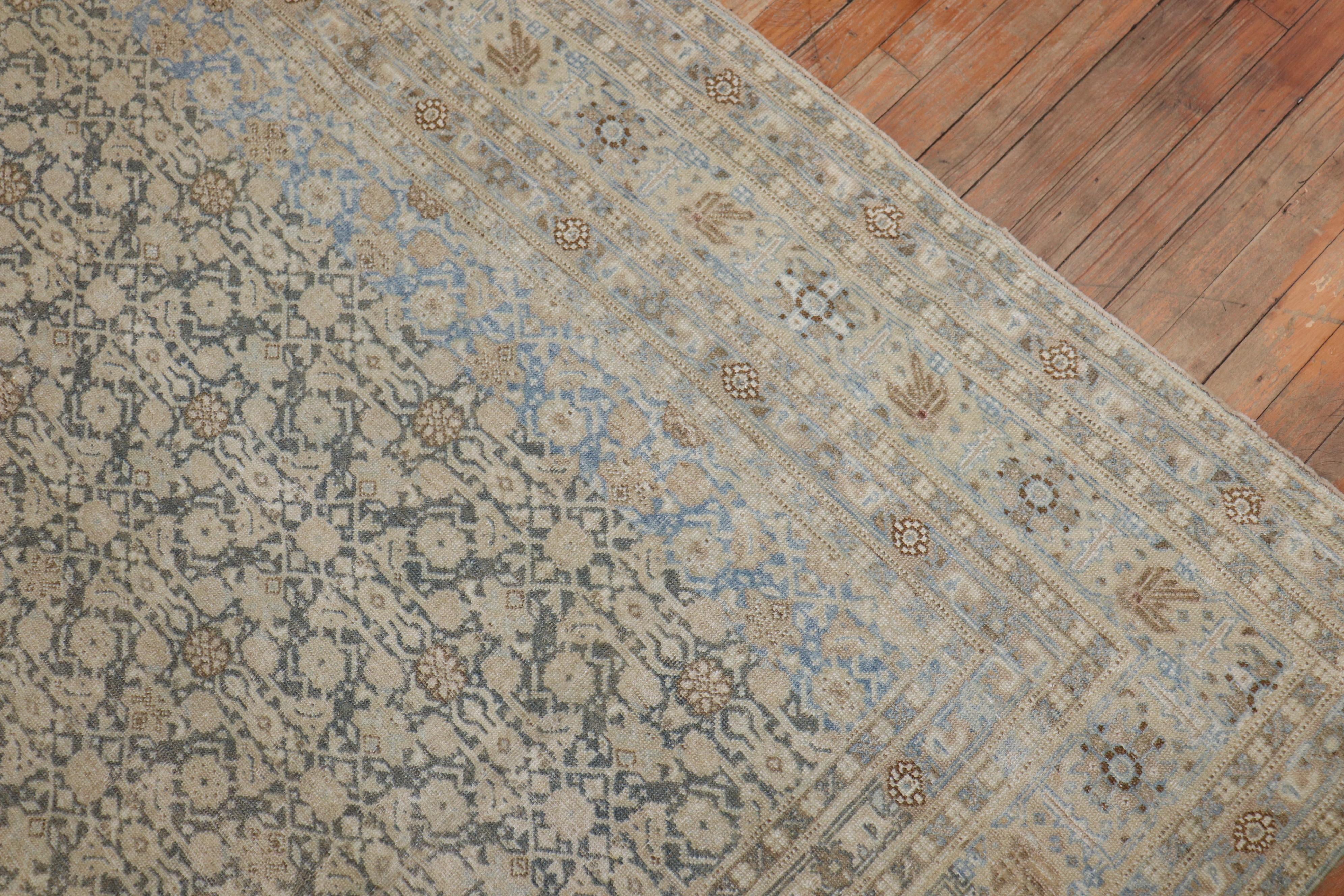 Antiker persischer Tabriz-Teppich in Anthrazit, Braun, Grün und Blau in Zimmergröße (Handgewebt) im Angebot