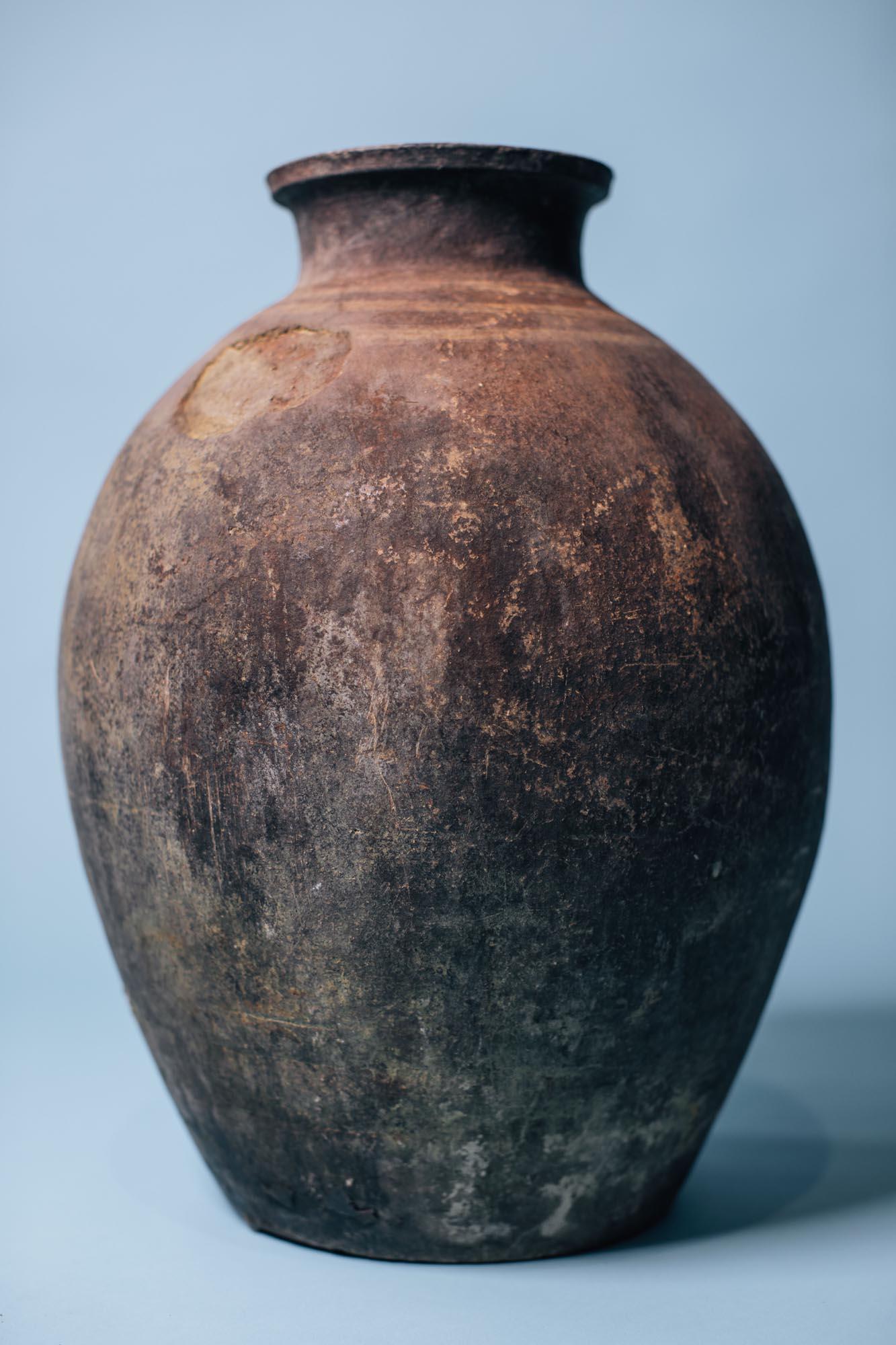 Turco Charcoal-Fired Terracotta Storage Jar, Early 20th Century Mediterranean Vessel in vendita