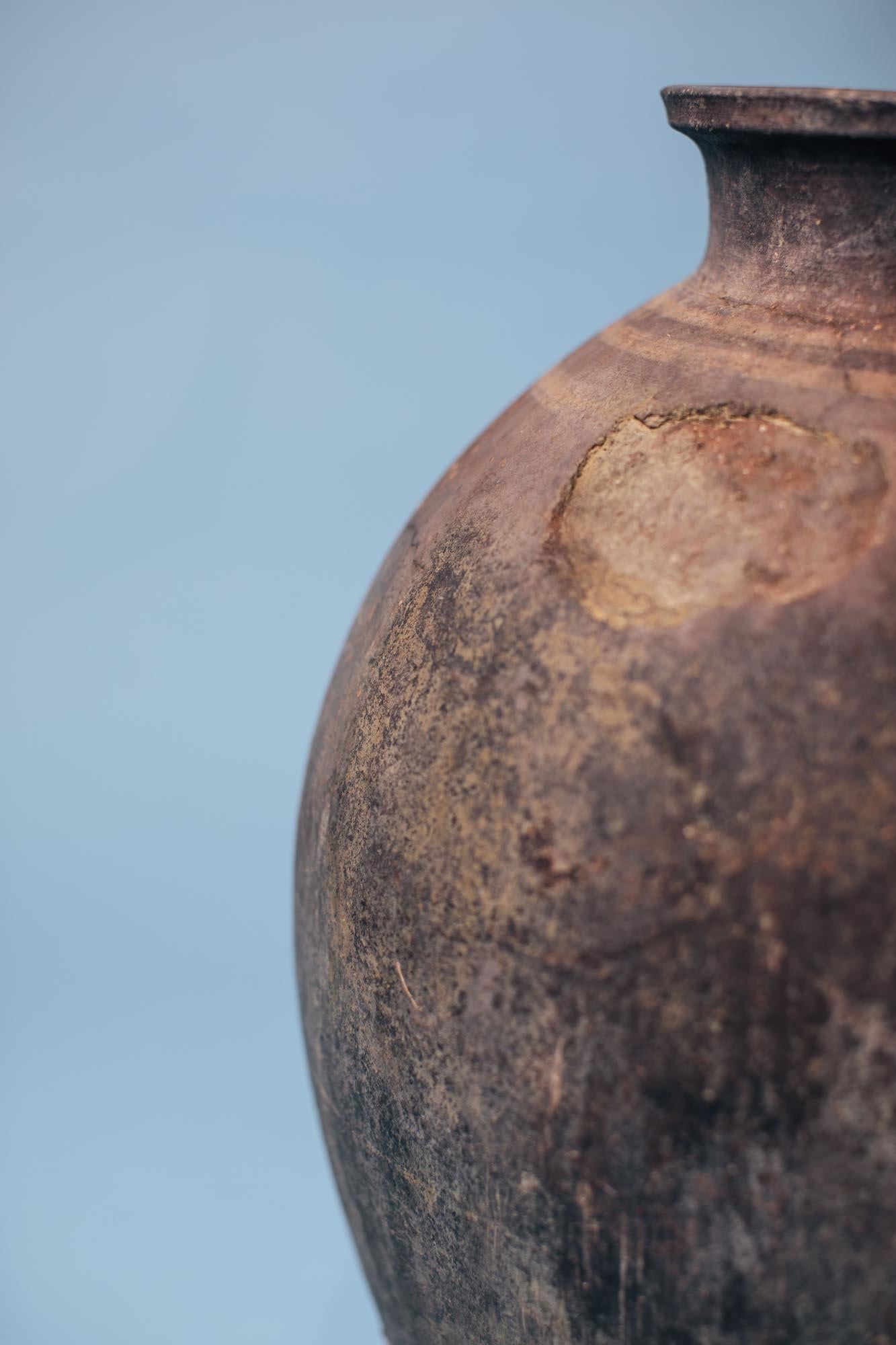 Charcoal-Fired Terracotta Storage Jar, Early 20th Century Mediterranean Vessel In condizioni buone in vendita a London, GB