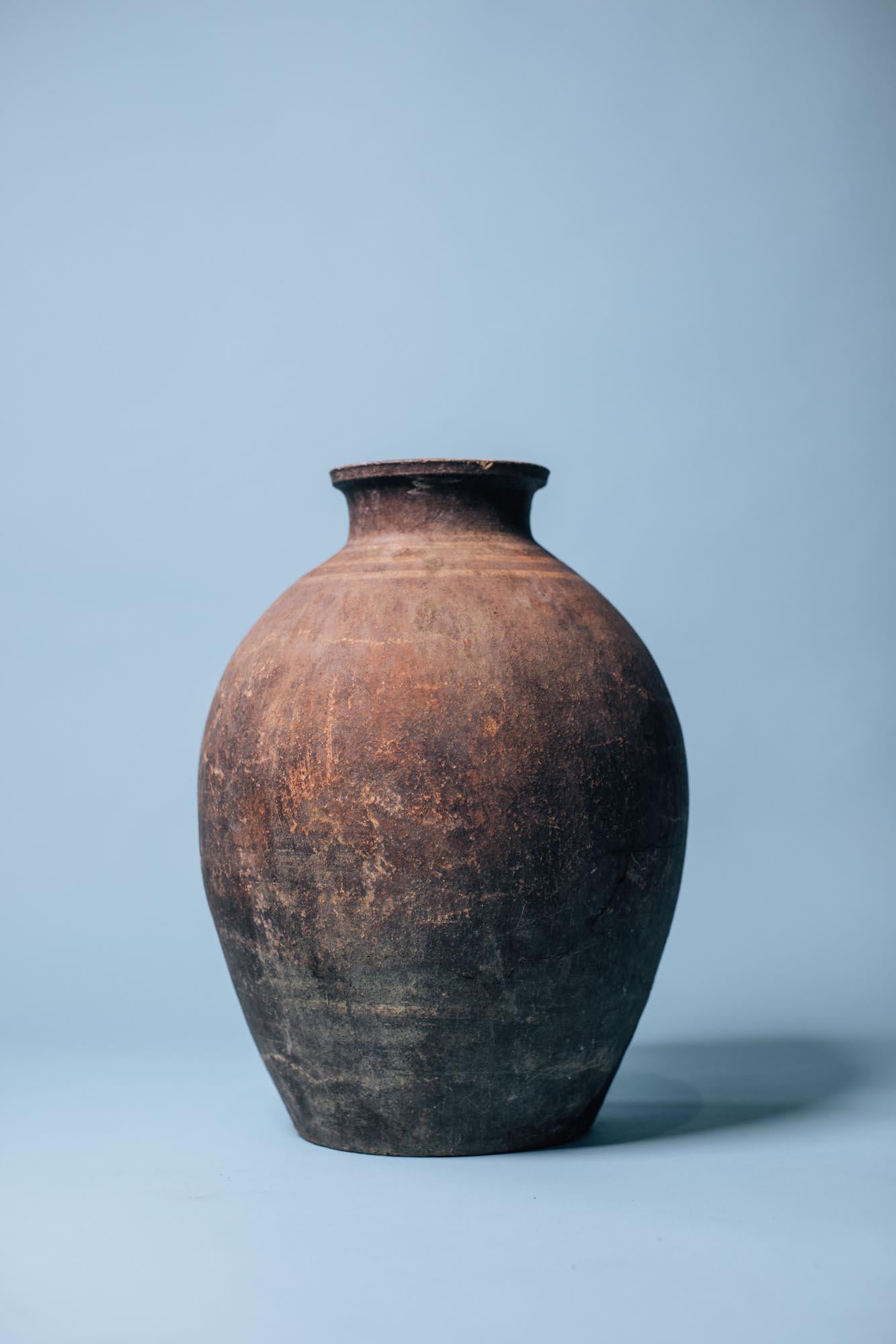 Argilla Charcoal-Fired Terracotta Storage Jar, Early 20th Century Mediterranean Vessel in vendita