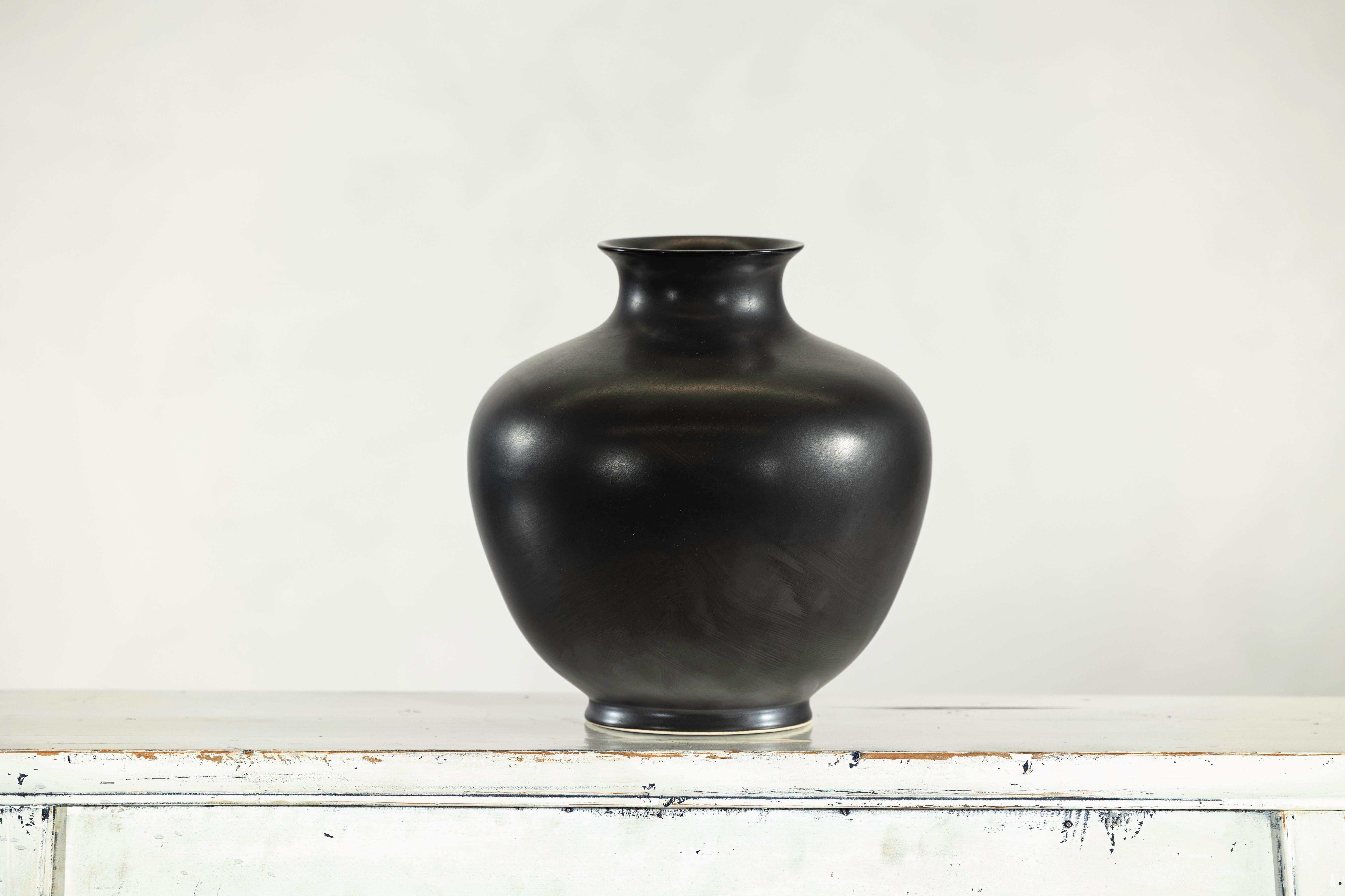 20th Century Charcoal Glazed Ceramic Vase with Rounded Belly and Flared Neck For Sale