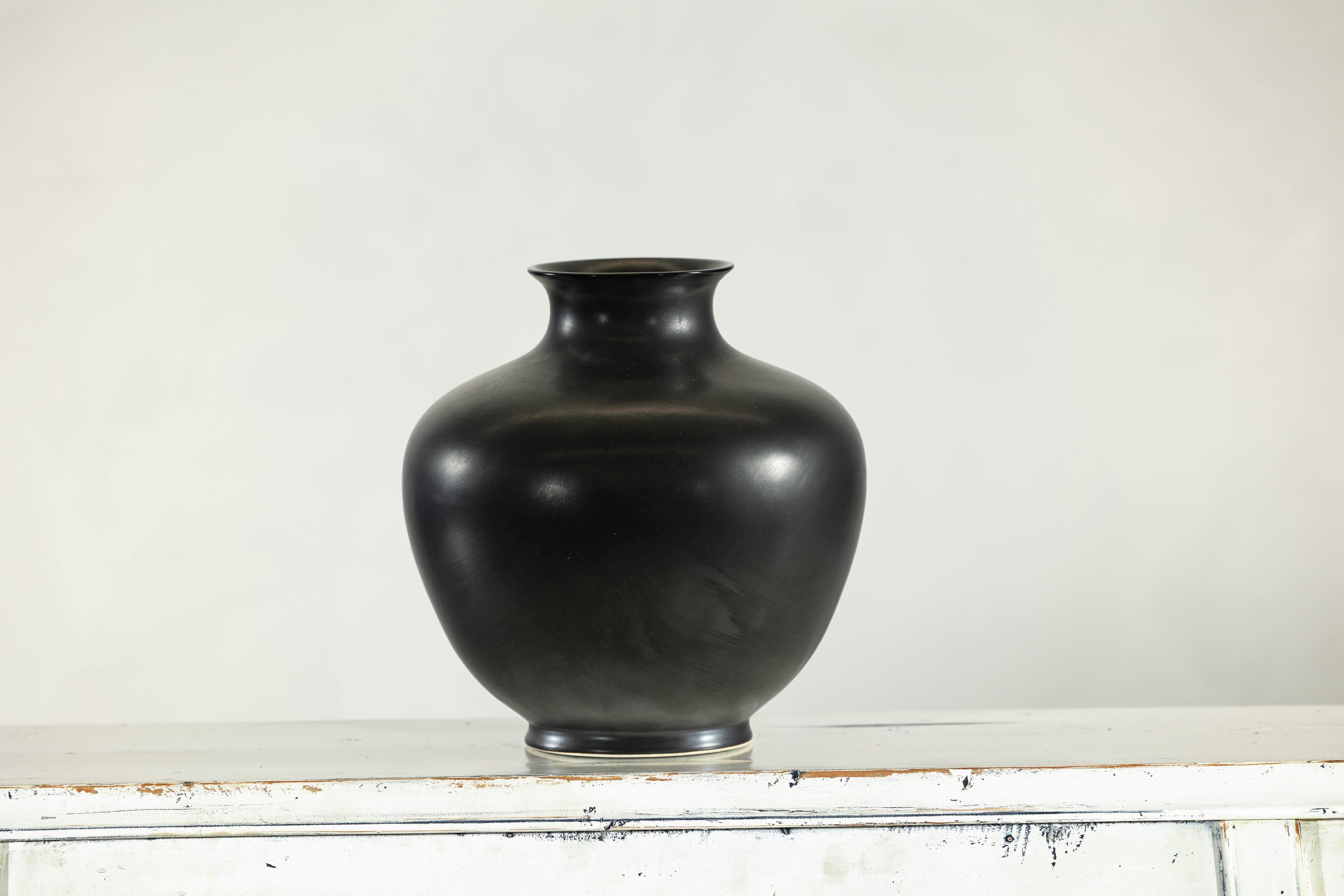 Charcoal Glazed Ceramic Vase with Rounded Belly and Flared Neck For Sale 2