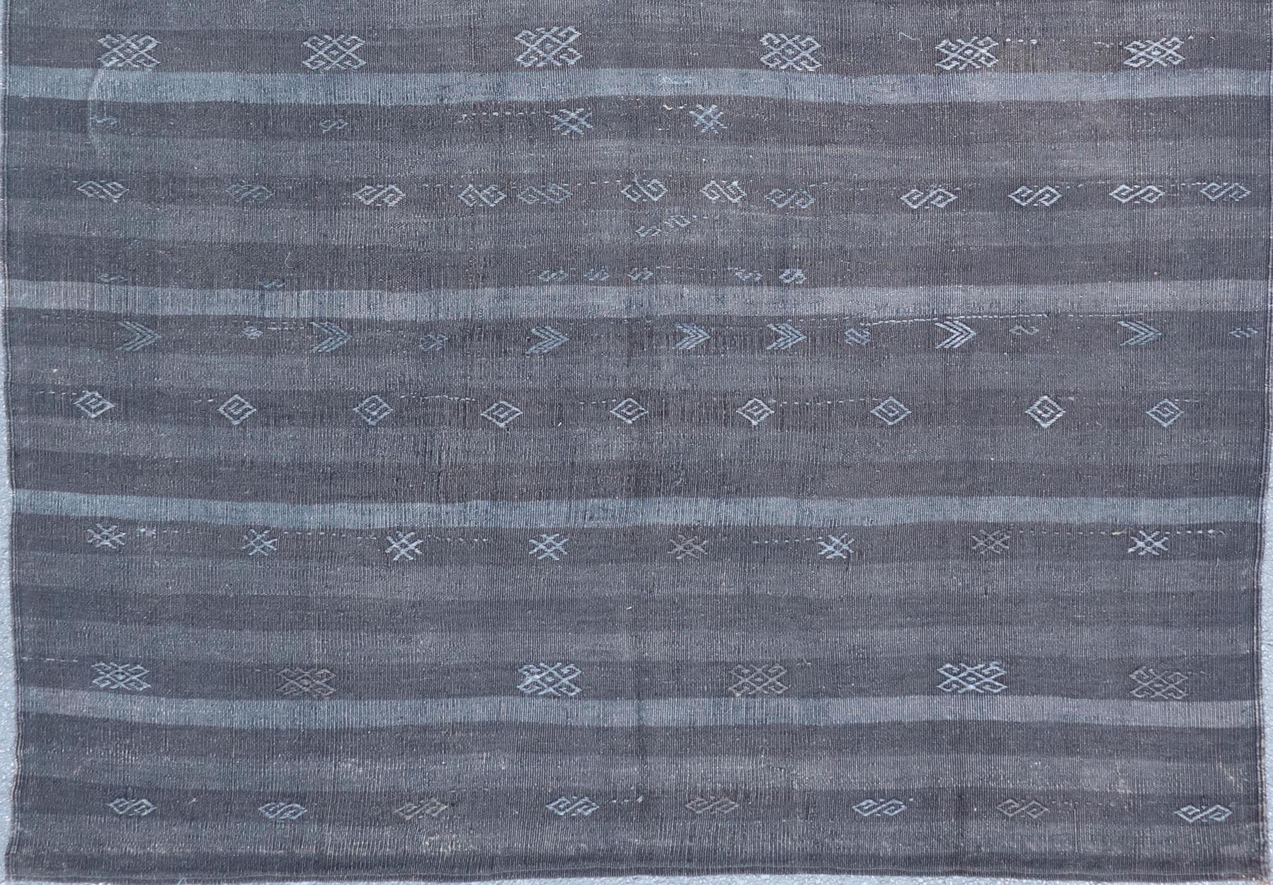 Türkischer Vintage-Kelim-Teppich in Anthrazitgrau mit geometrischen Motiven 6'9