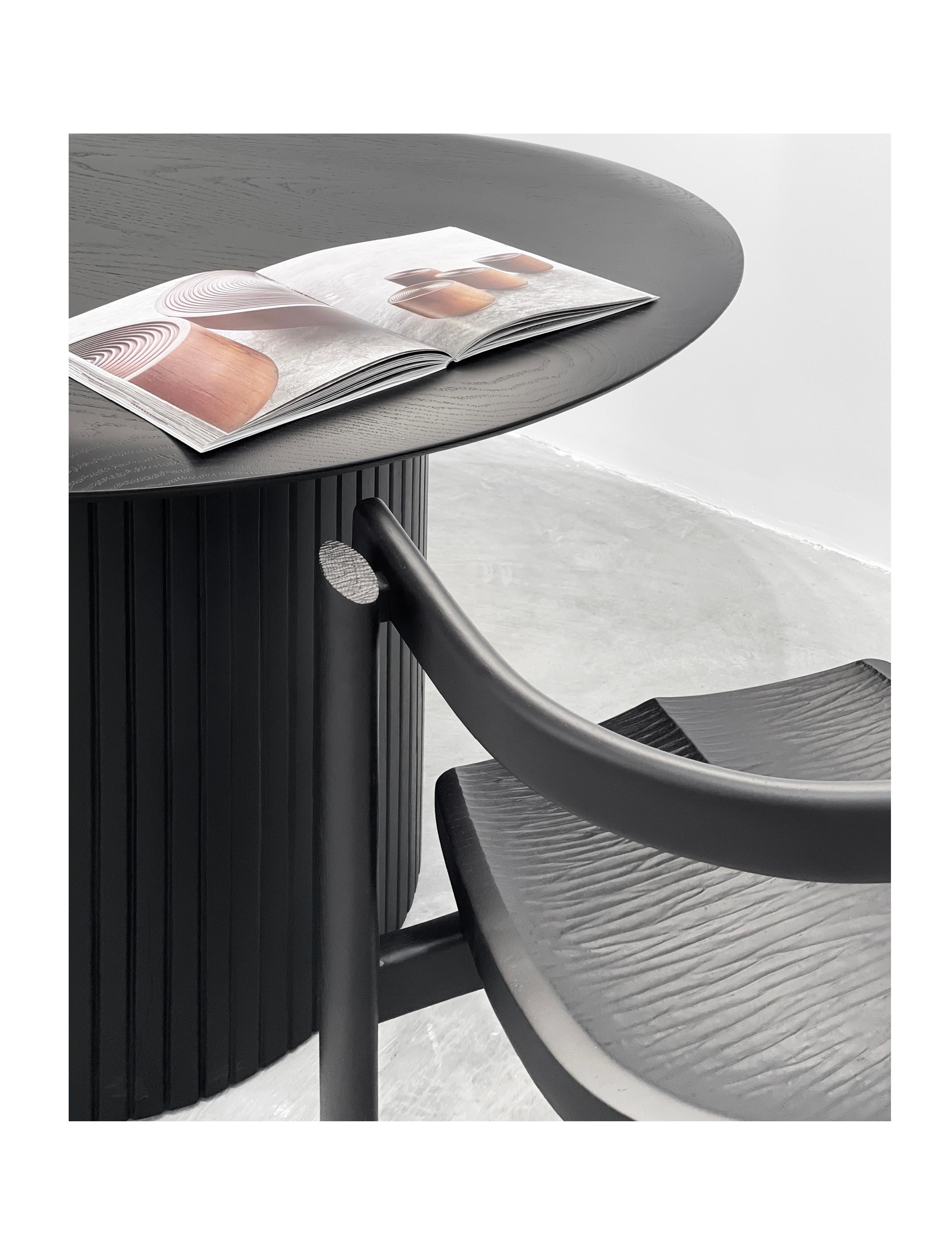 Vietnamien Table de salle à manger MÂY anthracite par ONON DETAILS en vente