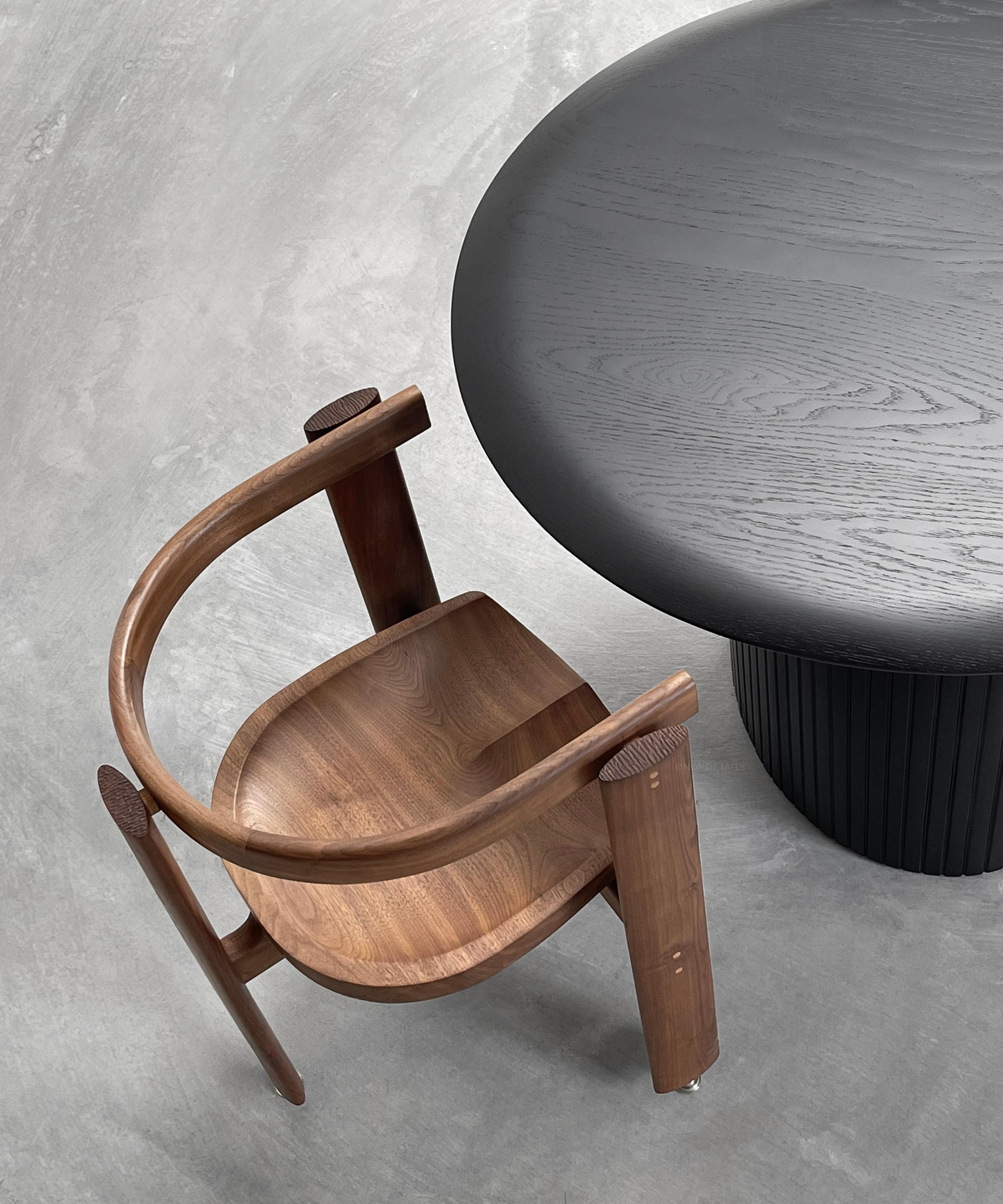 Chêne Table de salle à manger MÂY anthracite par ONON DETAILS en vente