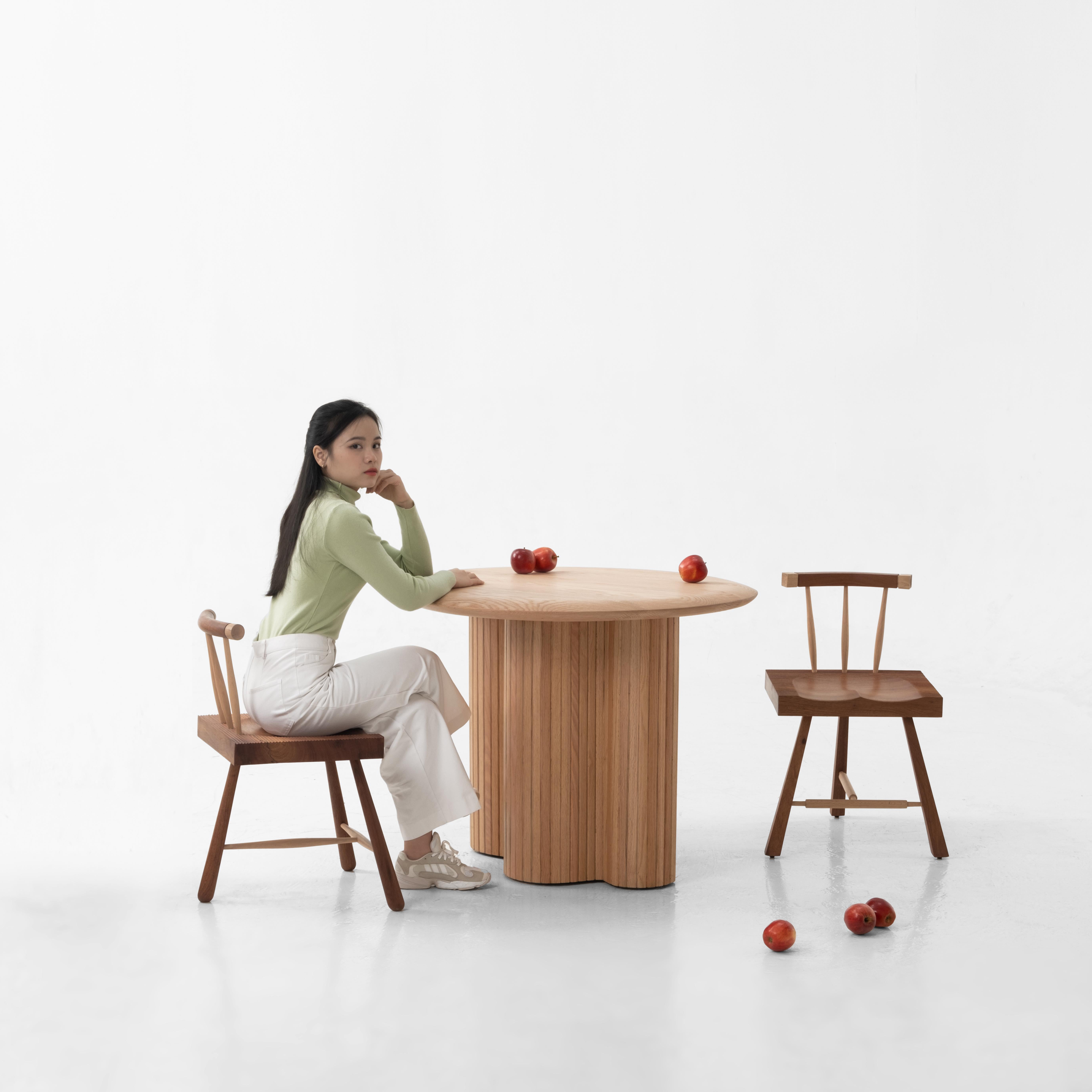 Table de salle à manger MÂY anthracite par ONON DETAILS en vente 1