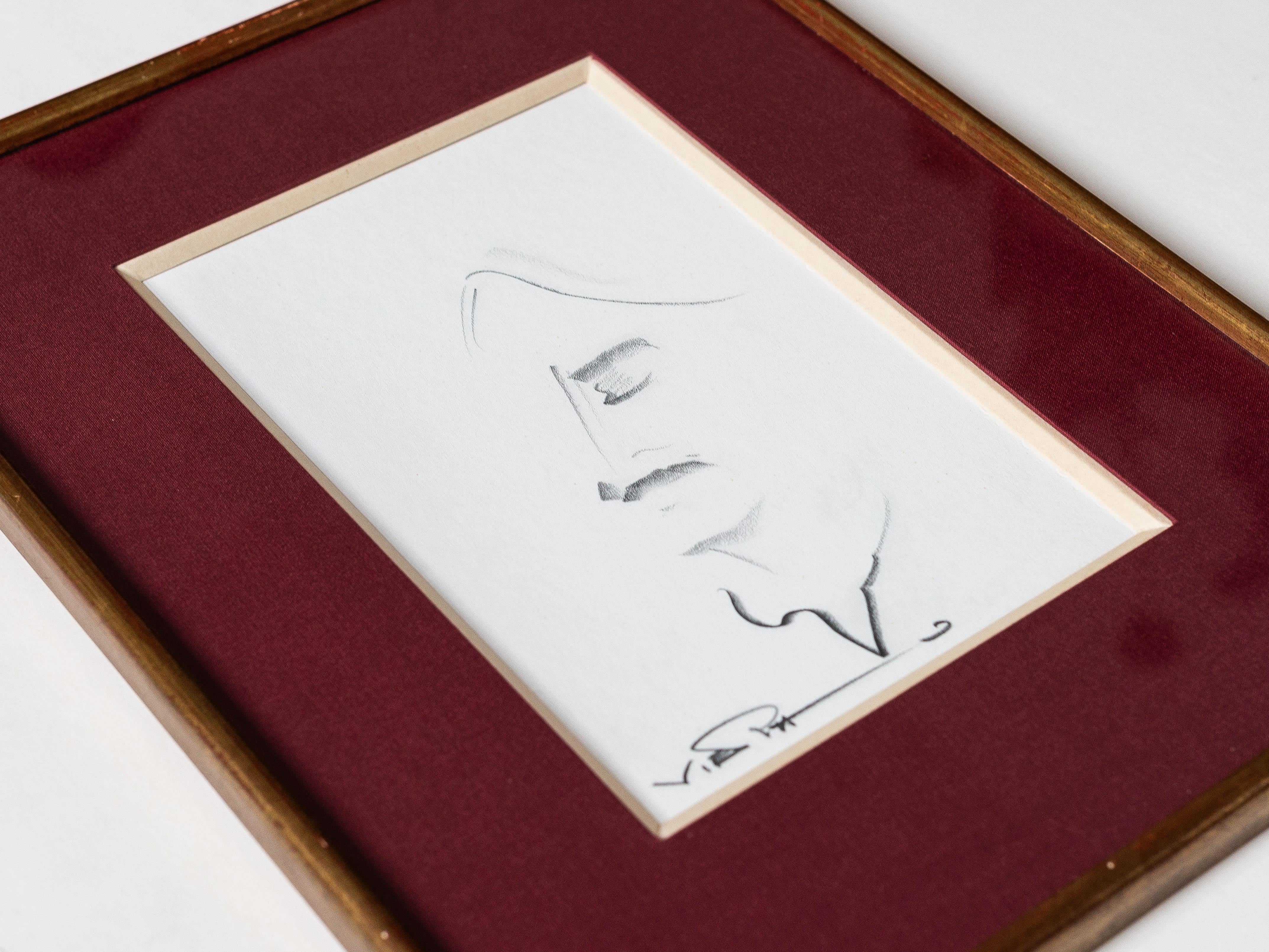 Portrait d'homme au fusain, encadré en bois doré, français, milieu du 20e siècle

Portrait d'un homme exécuté avec des traits minimalistes.

Le dessin capture l'essence de son visage, laissant entrevoir ses cheveux, un aperçu de son cou et une