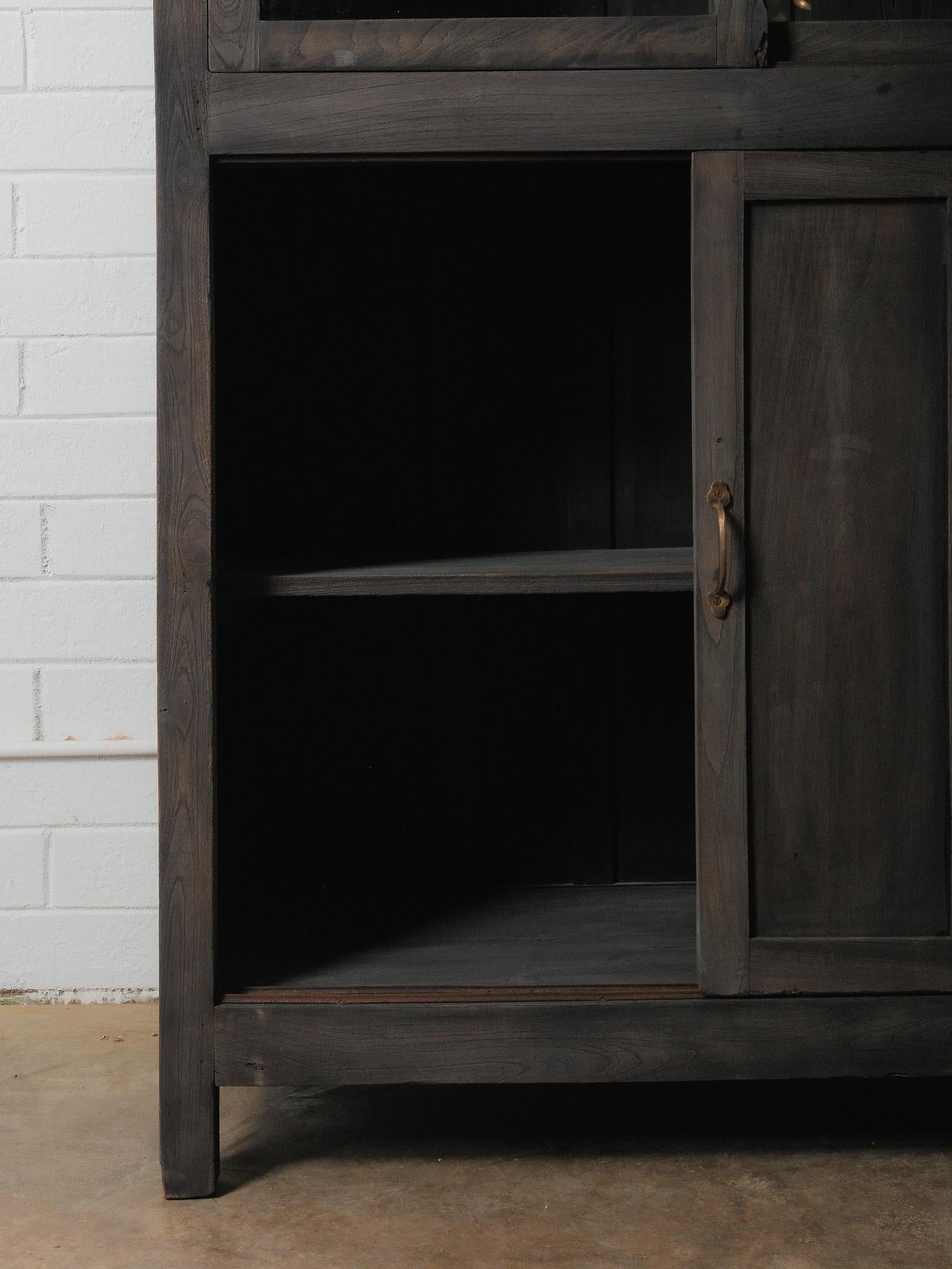 Charcoal Wood Cabinet with Glass Upper Doors (Messing) im Angebot