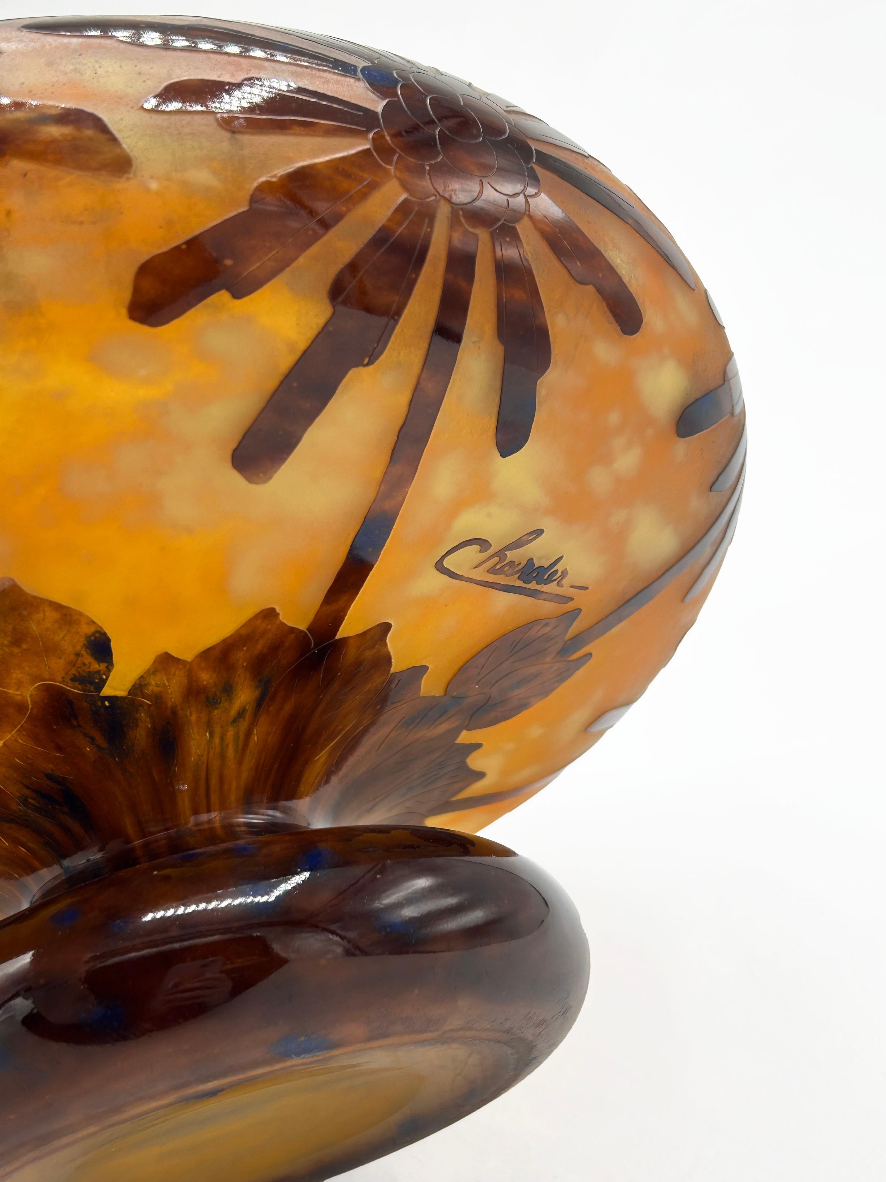 “Charder” Glass Centerpiece, Le Verre Français, France, ca. 1920s–1930s
An exquisite acid-etched glass centerpiece from the prestigious house of Le Verre Français, signed Charder, dating from the early Art Deco period. The piece features the classic