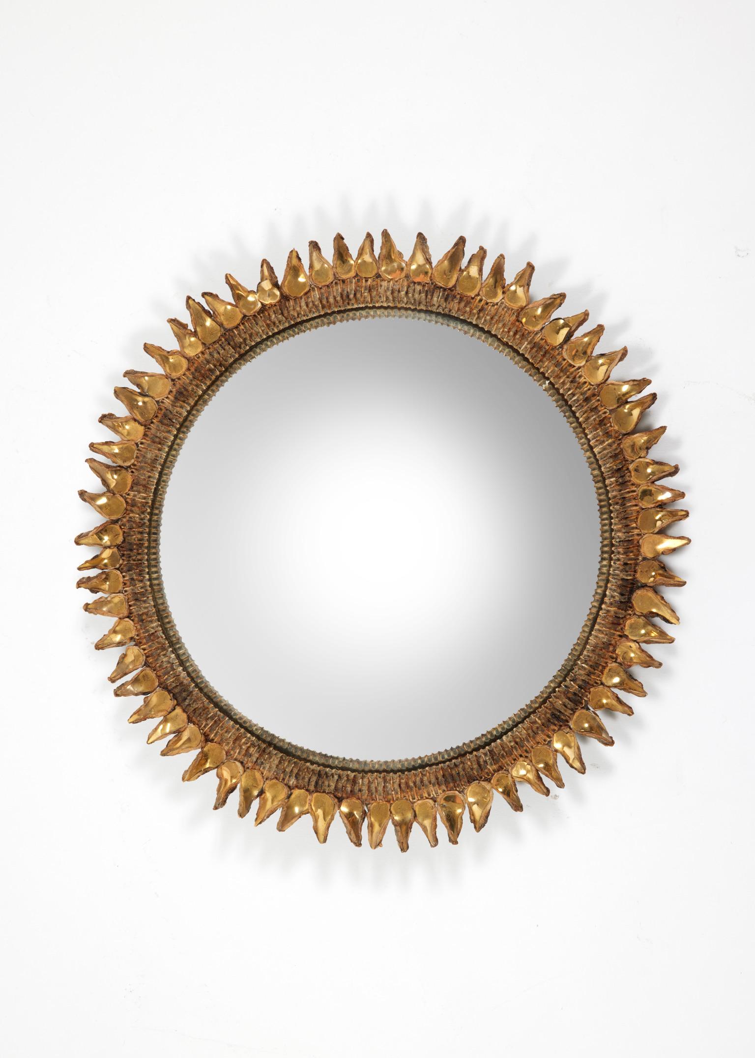 Circular convex mirror in beige talosel and gold mirror.
Signed Line VAUTRIN on the back.