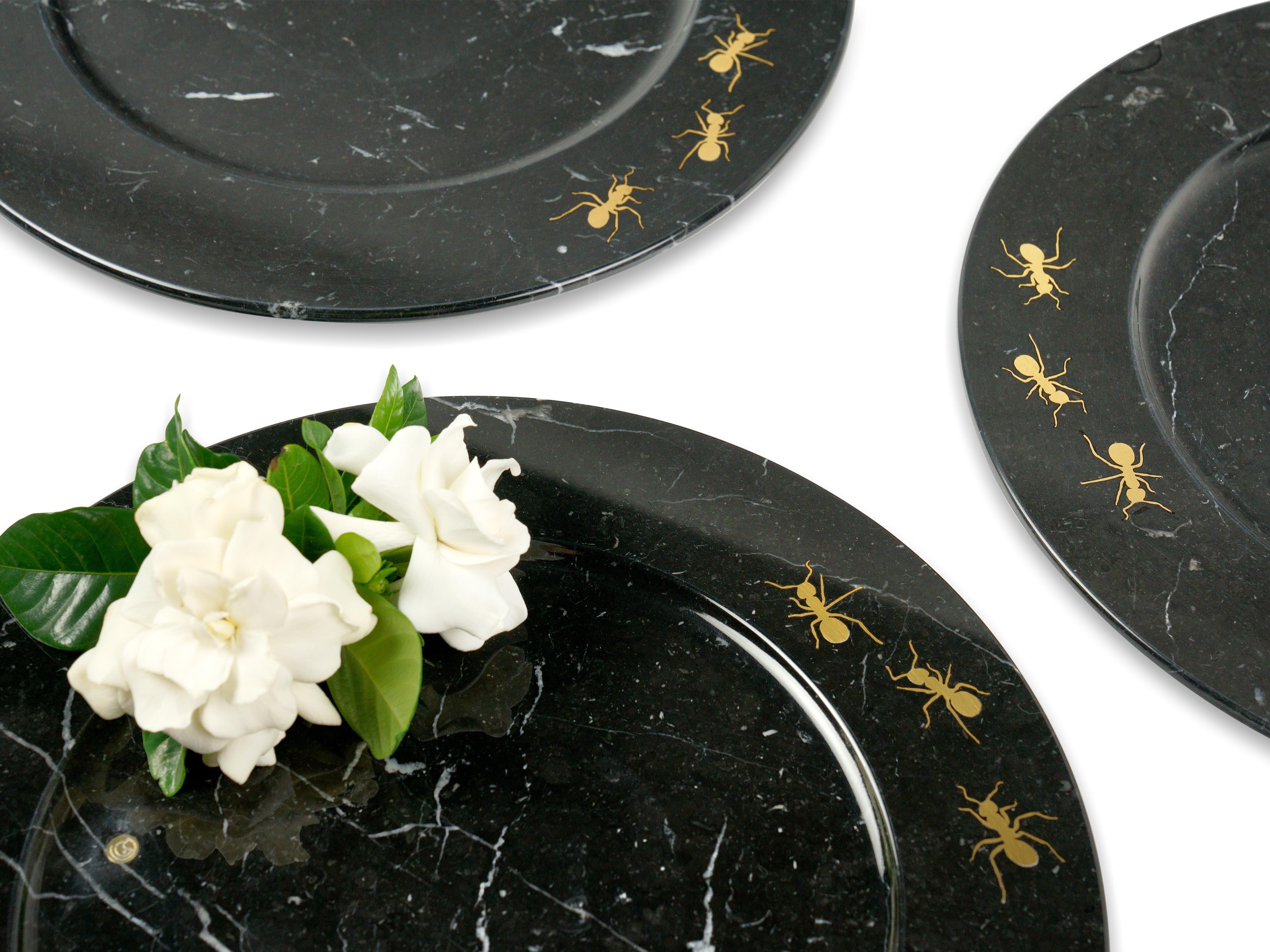 Charger Plate Platters Serveware Black Marquinia Marble Brass Inlay Handmade  In New Condition For Sale In Ancona, Marche