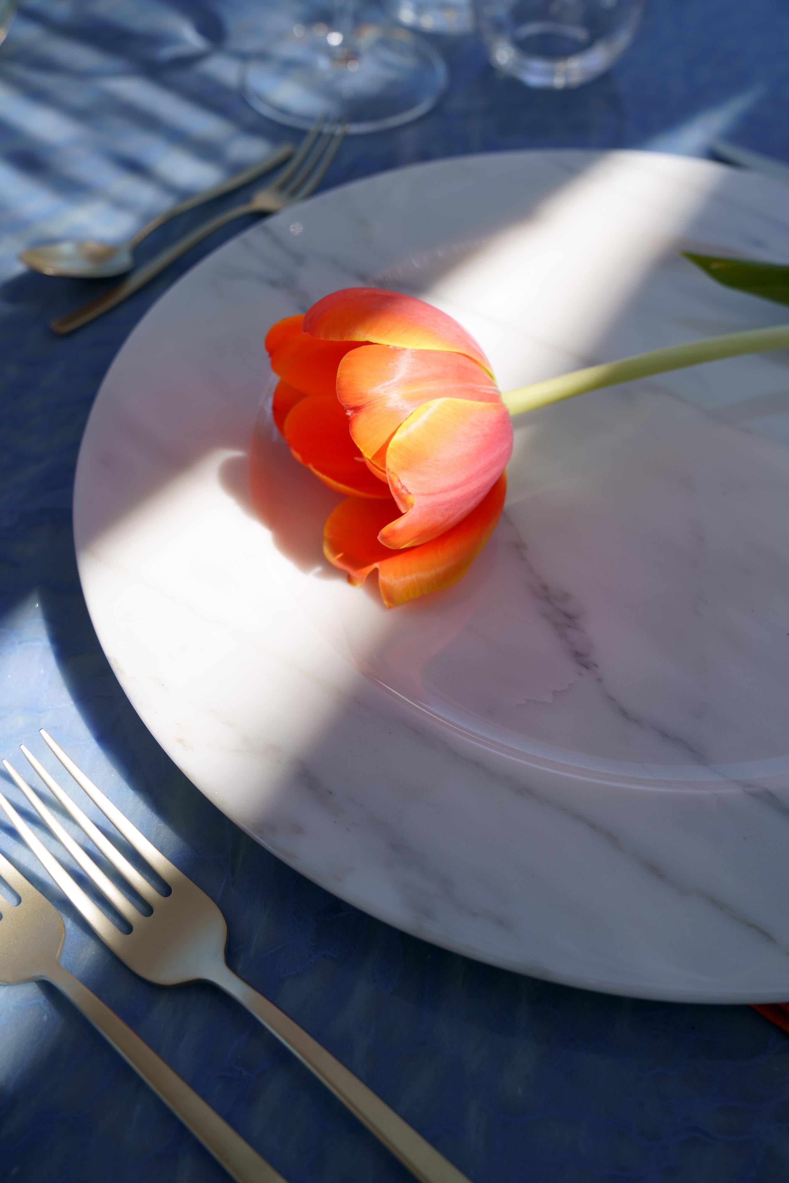 Charger Plate Platters Serveware Set of 4 White Statuary Marble Hand-carved In New Condition For Sale In Ancona, Marche