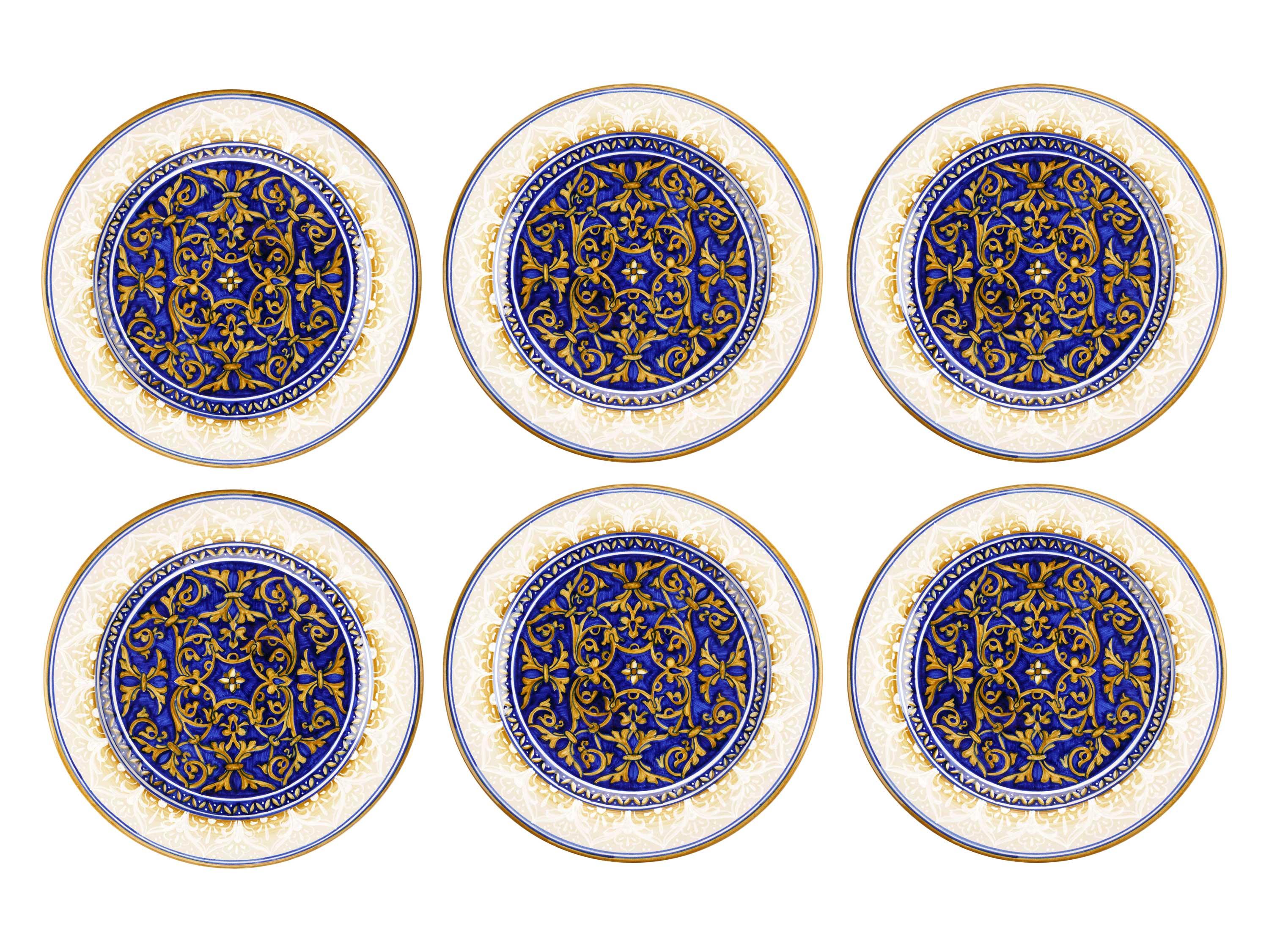 This magnificent set of 6 majolica charger plates is handmade and hand-painted in Italy following the original Renaissance painting technique, unchanged over time, which we observe to the letter.
The golden yellow damask decoration, typical of the