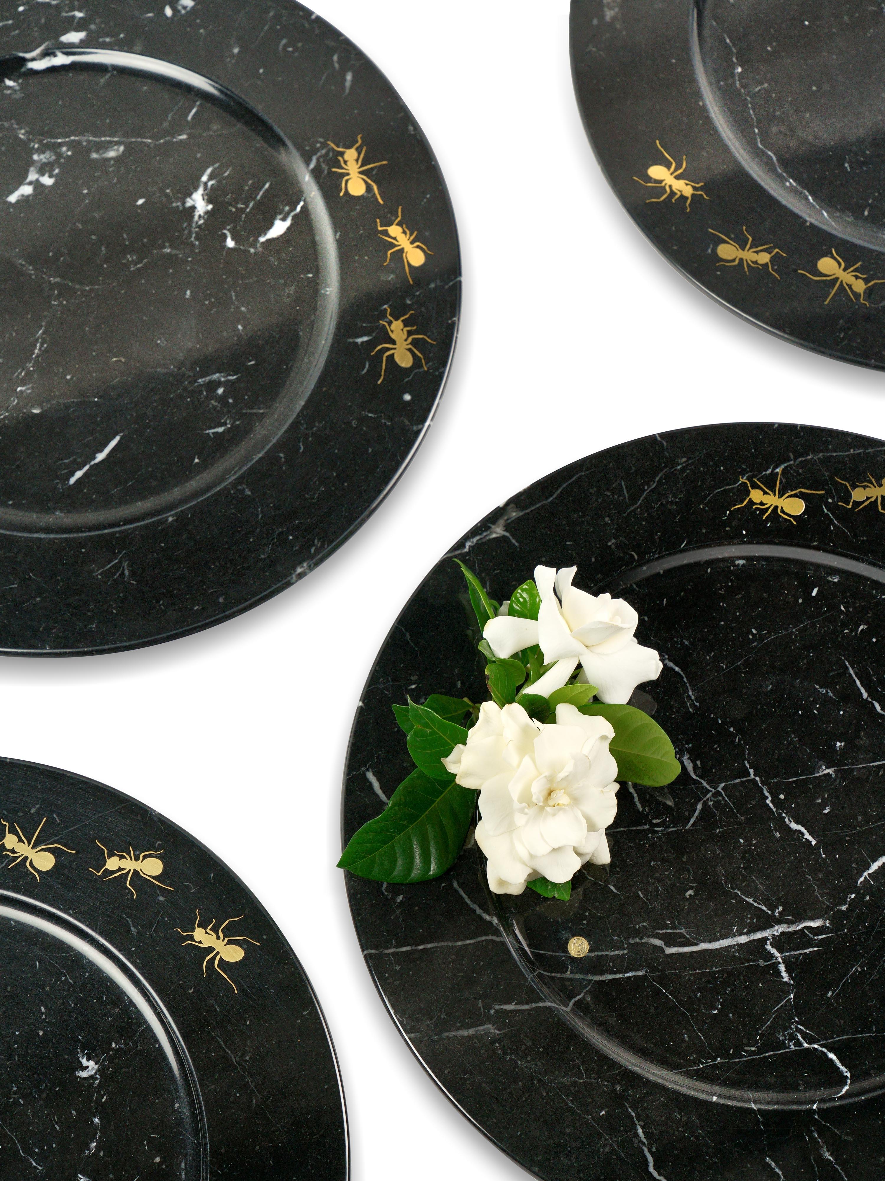Charger Plates Platters Serveware Set of Four Black Marquina Marble Brass Inlay  For Sale 4
