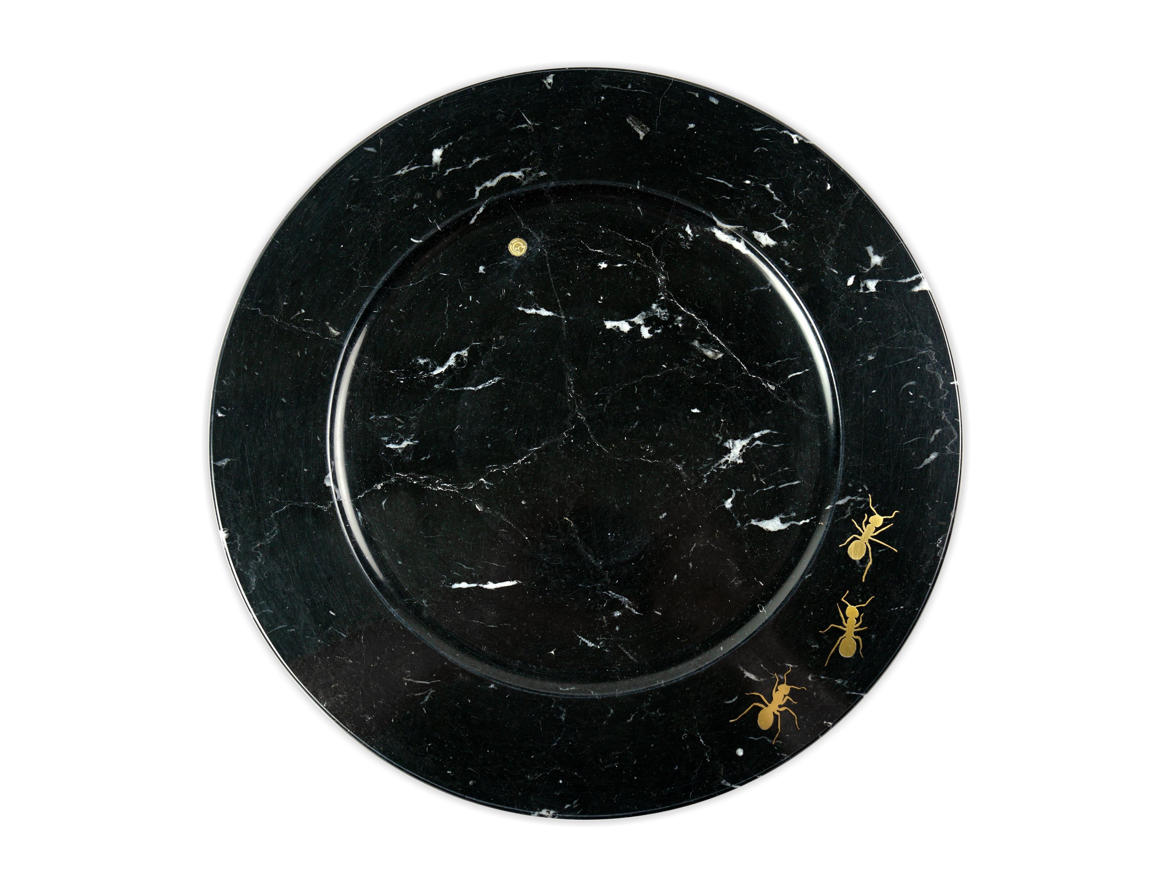 Italian Charger Plates Platters Serveware Set of Four Black Marquina Marble Brass Inlay  For Sale