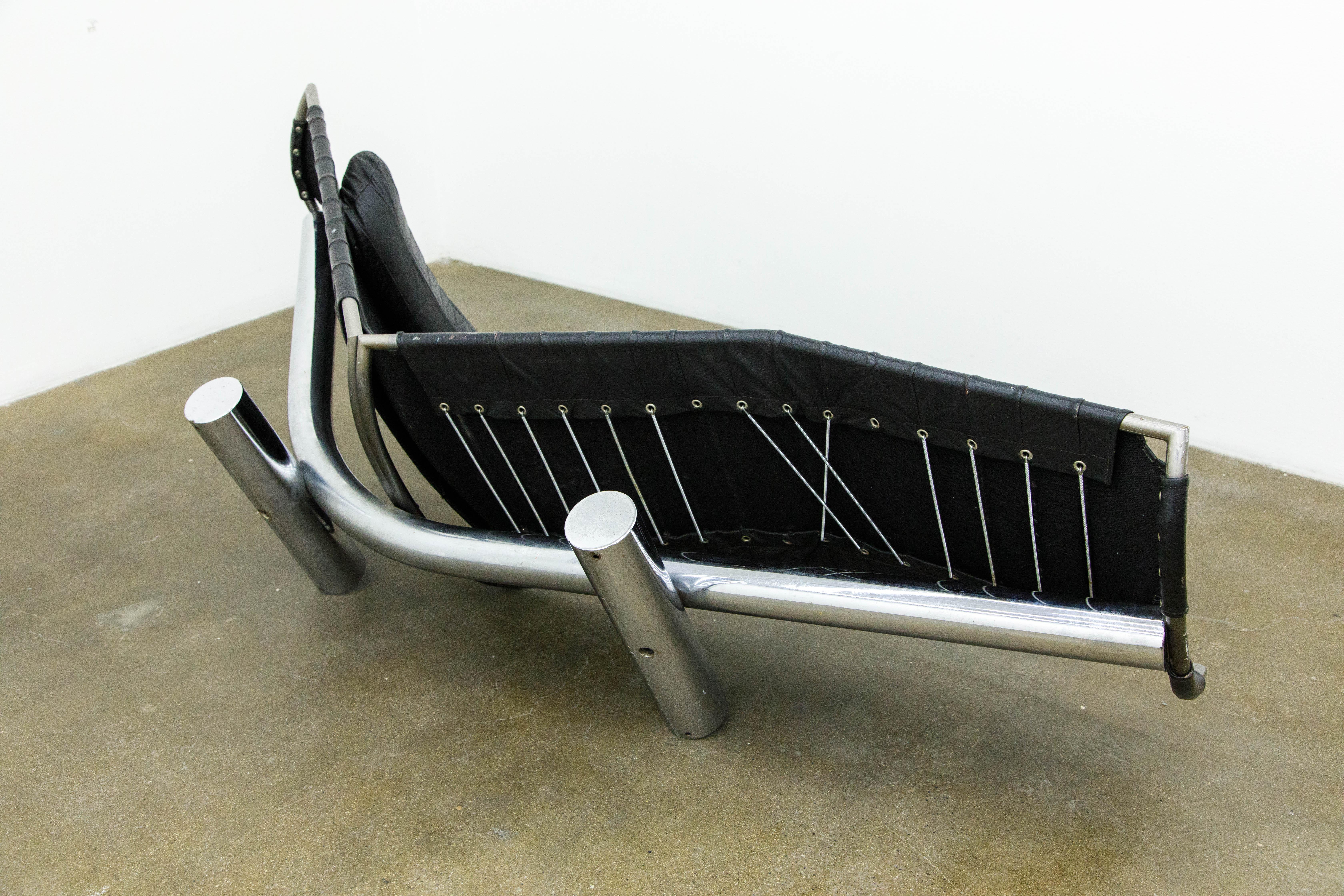 'Chariot' Leather Chaise Lounge by Paul Tuttle for Strassle International c 1972 For Sale 9