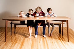 Esstisch „Charis“ aus Nussbaumholz im modernen Stil der Mitte des Jahrhunderts – minimalistisch