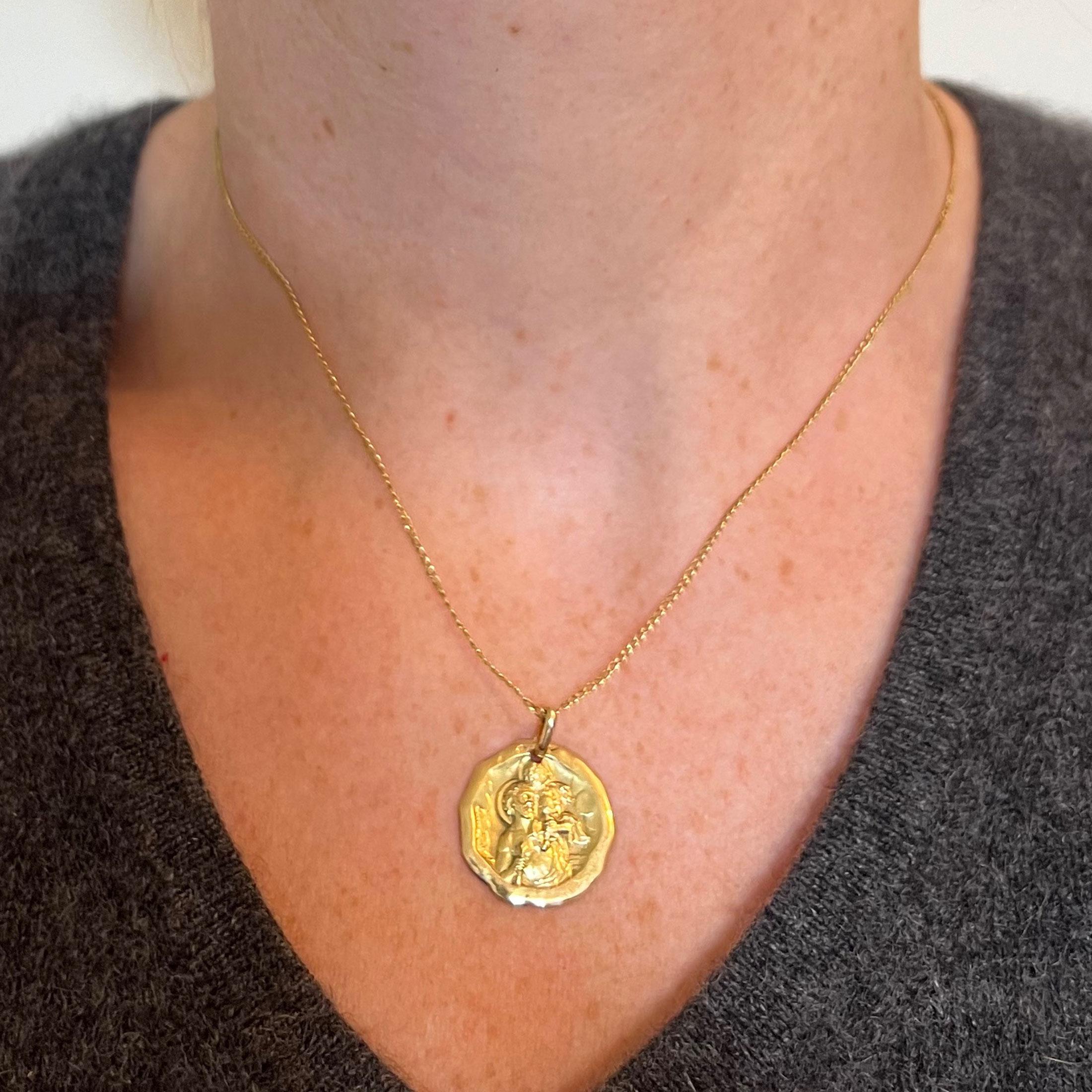 Women's or Men's Charl Sanne French Saint Christopher 18K Yellow Gold Charm Pendant For Sale