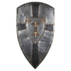 Charlemagne Französischer Crusader Knights Schild aus gehämmertem Metall, Fleur de Lis 32"