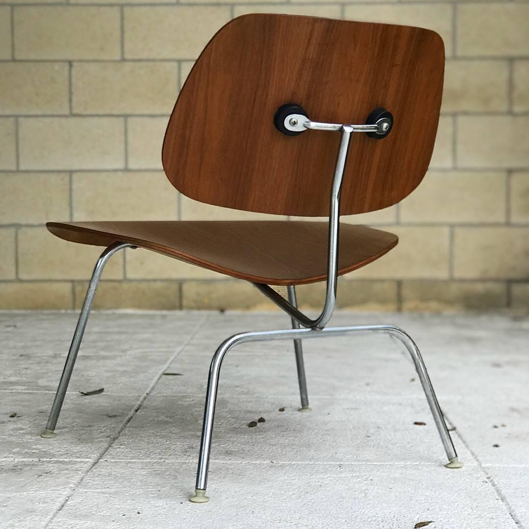 Mid-Century Modern Charles & Ray Eames for Herman Miller 1960s LCM Lounge Chair in Walnut