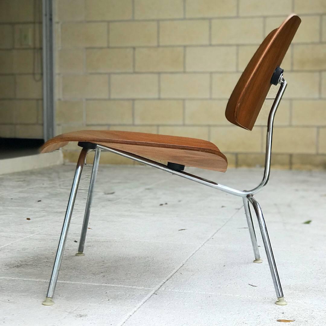 American Charles & Ray Eames for Herman Miller 1960s LCM Lounge Chair in Walnut