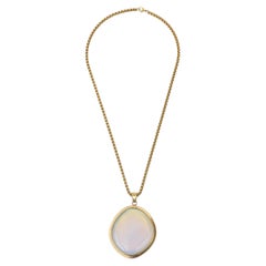Collana con ciondolo placcato in oro di Charles Allen con grande pietra blu in vetro, anni '80