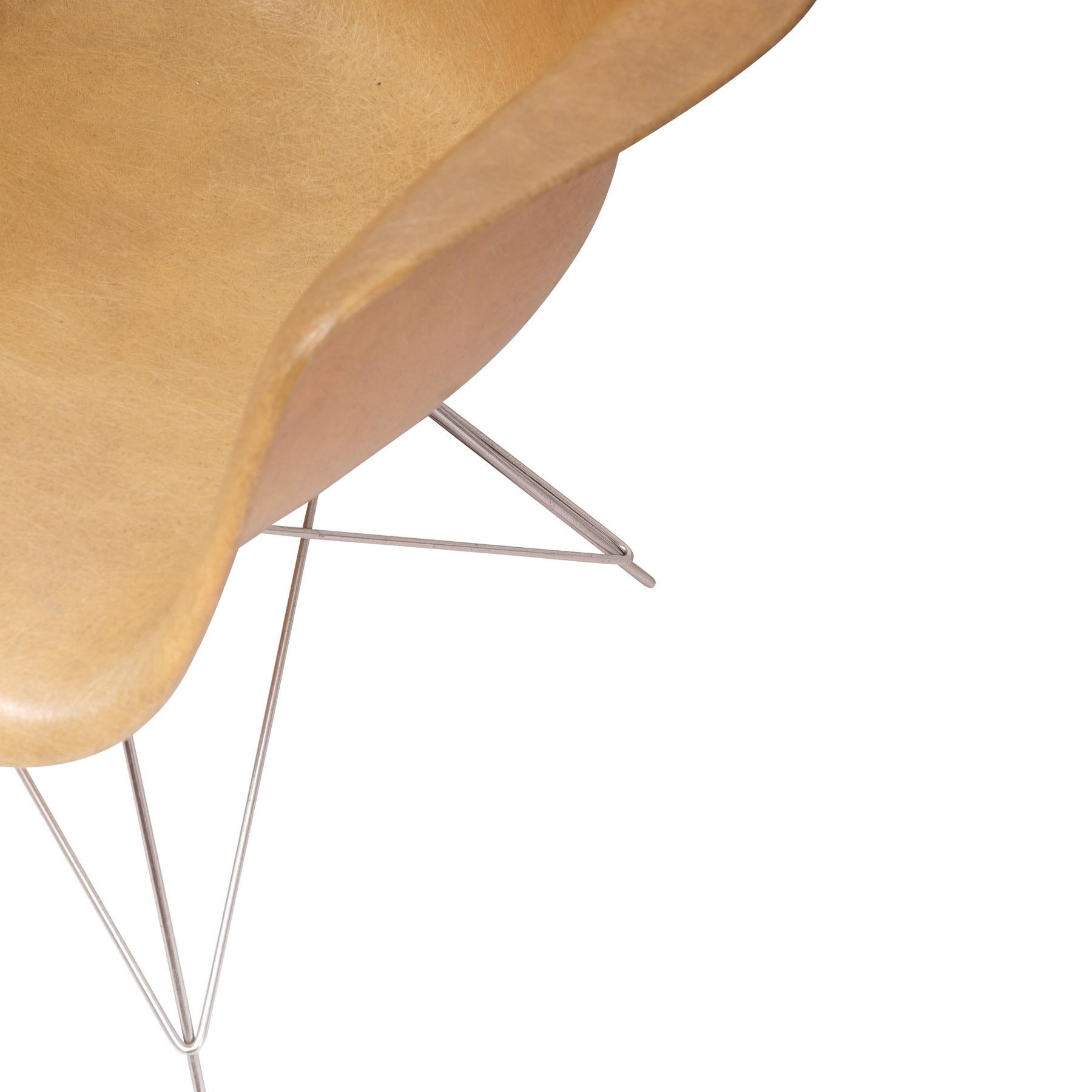 American Charles and Ray Eames 1st Generation Vintage Fiberglass LAR  Cat´s Cradle For Sale