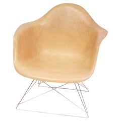 Charles and Ray Eames 1st Generation Retro Fiberglass LAR  Cat´s Cradle