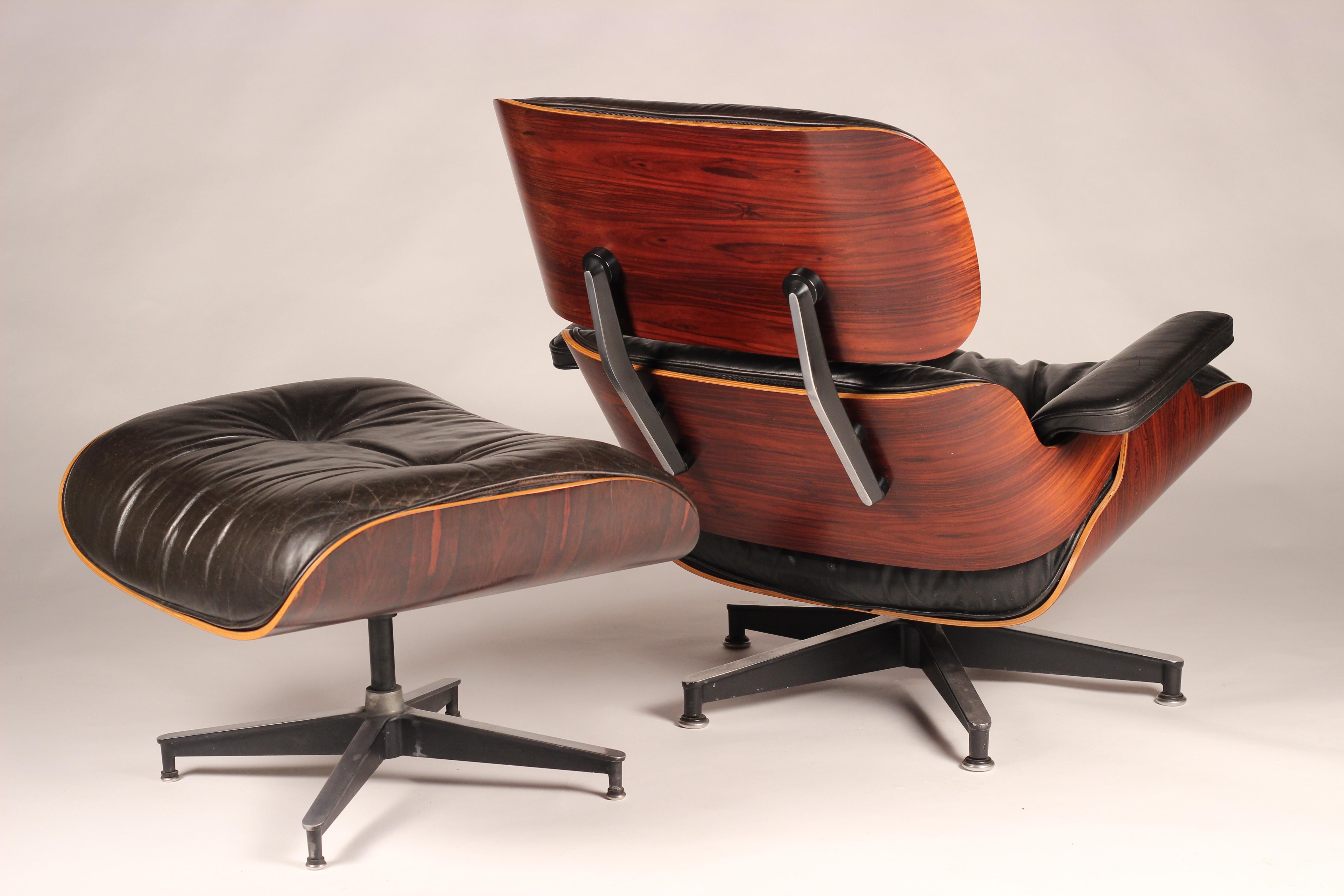 Fin du 20e siècle Charles and Ray Eames fauteuil de salon en bois de rose 670 et pouf 671