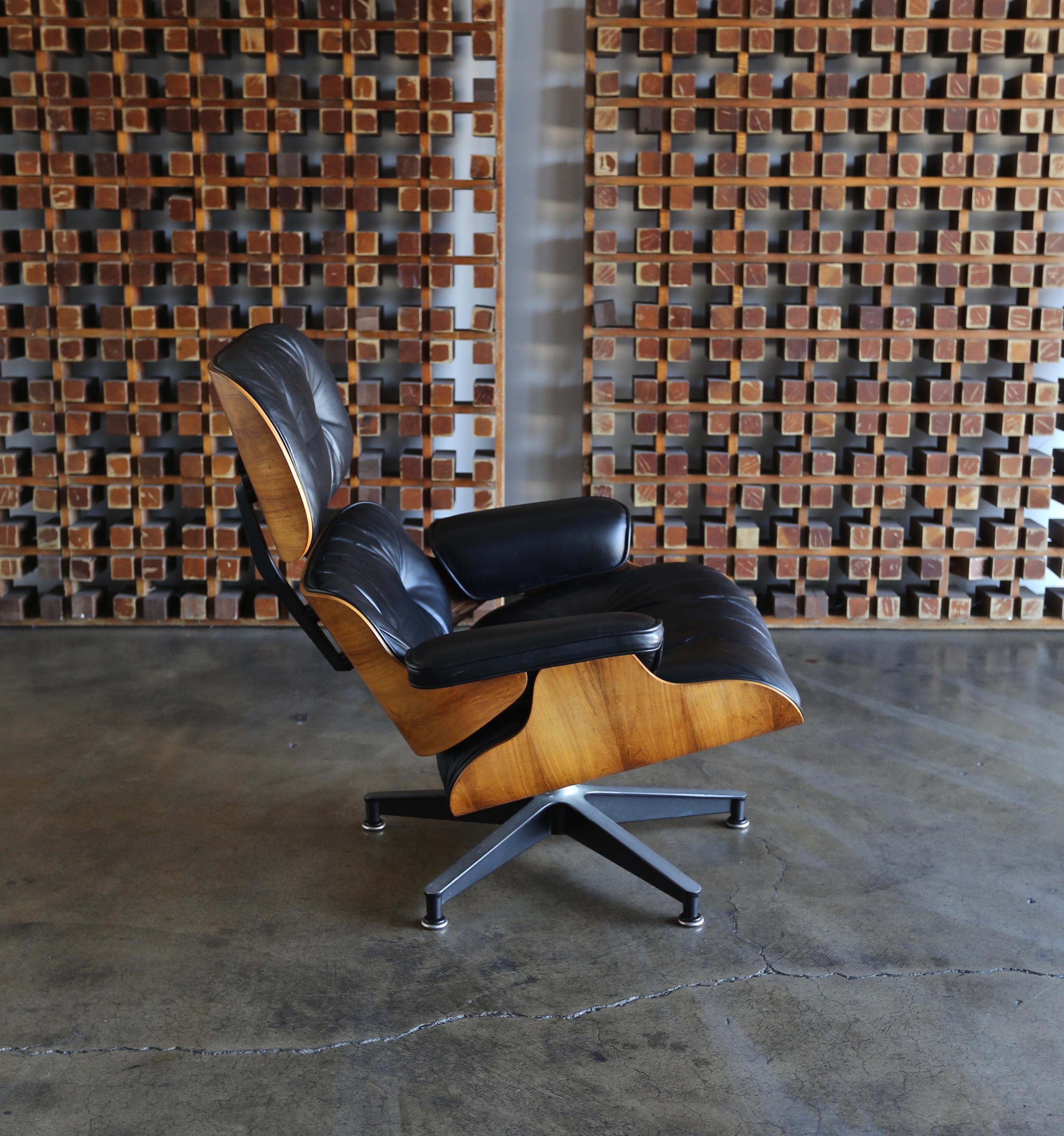 Charles and Ray Eames 670 Rosewood Lounge Chair for Herman Miller, circa 1970  3