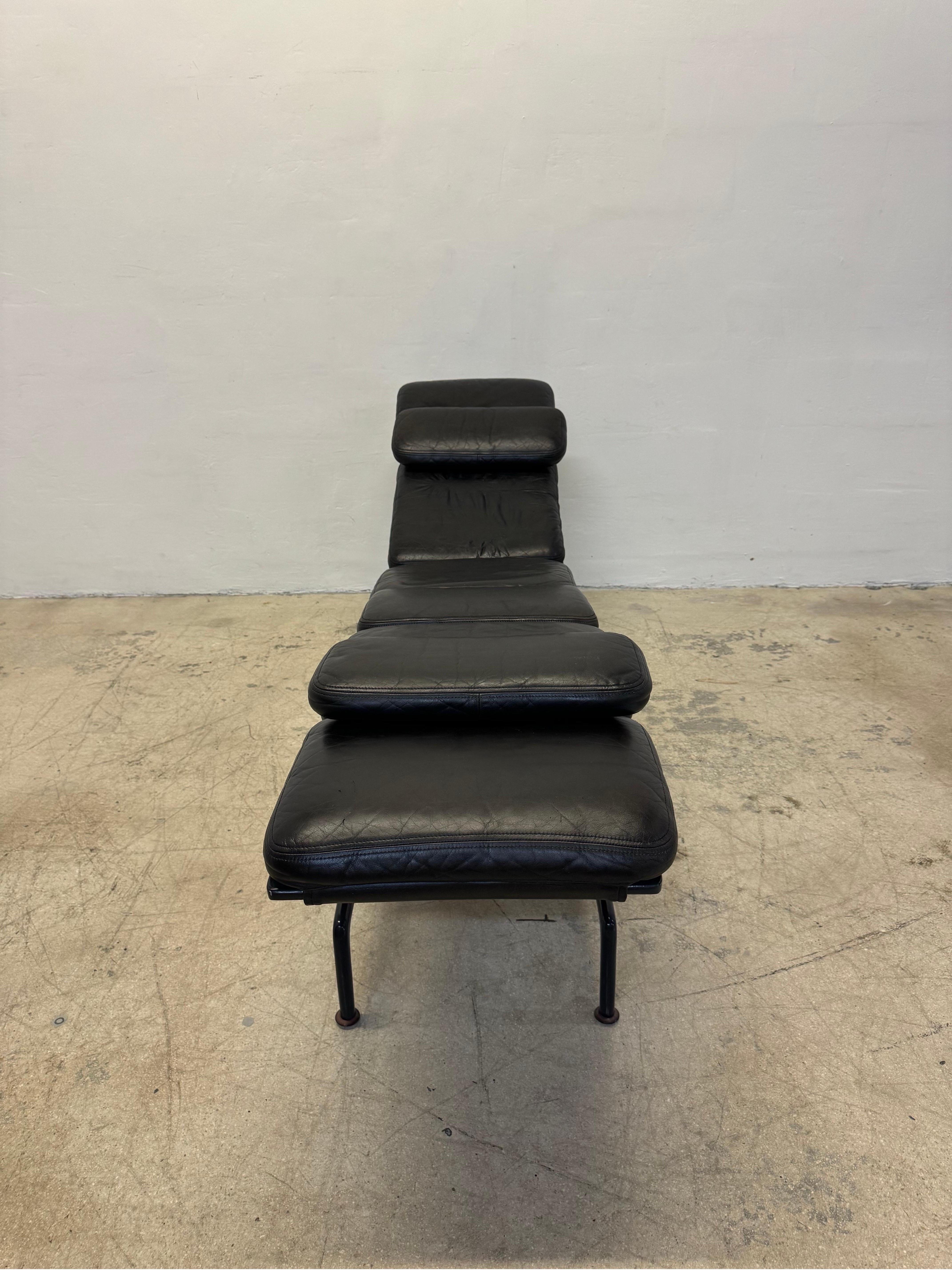 American Charles and Ray Eames Billy Wilder Es106 Chaise Lounge for Herman Miller, 1970s For Sale