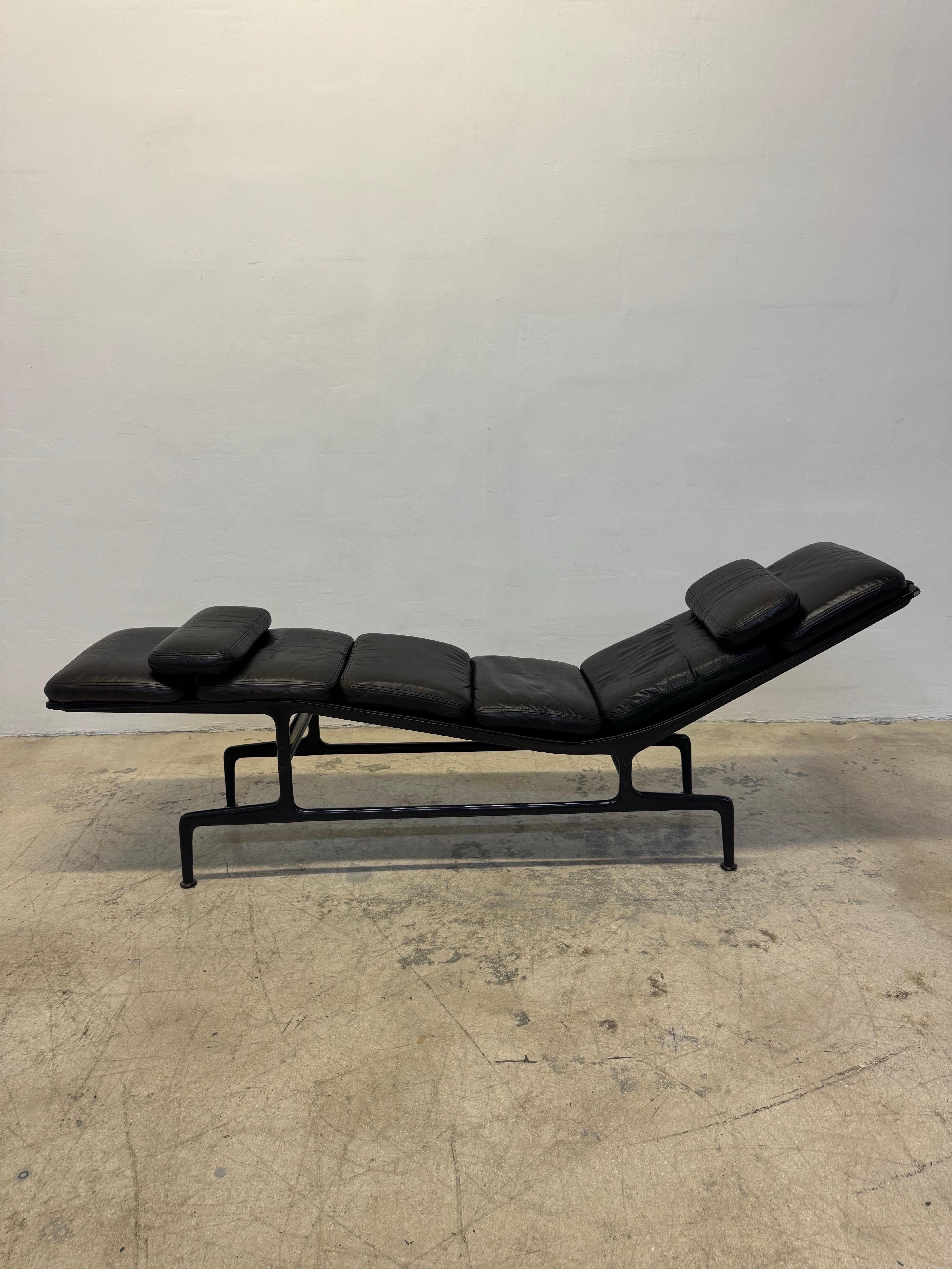20th Century Charles and Ray Eames Billy Wilder Es106 Chaise Lounge for Herman Miller, 1970s For Sale