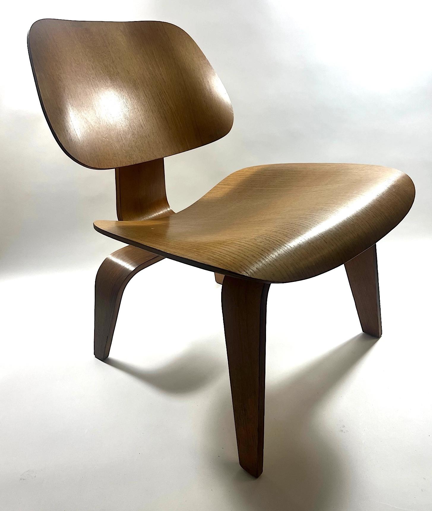 American Charles and Ray Eames Combed Oak LCW For Sale