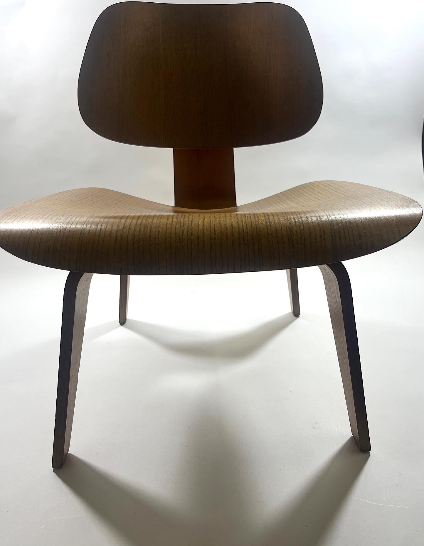 Charles and Ray Eames Combed Oak LCW For Sale 2