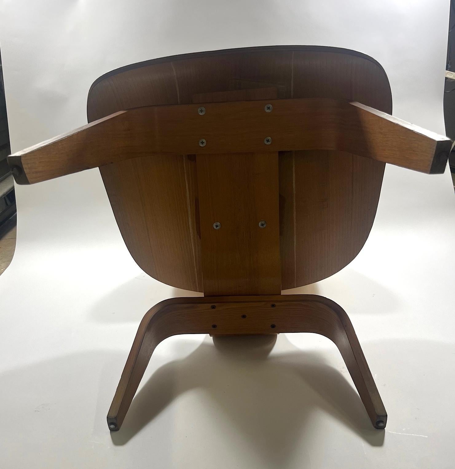 Charles and Ray Eames Combed Oak LCW For Sale 3