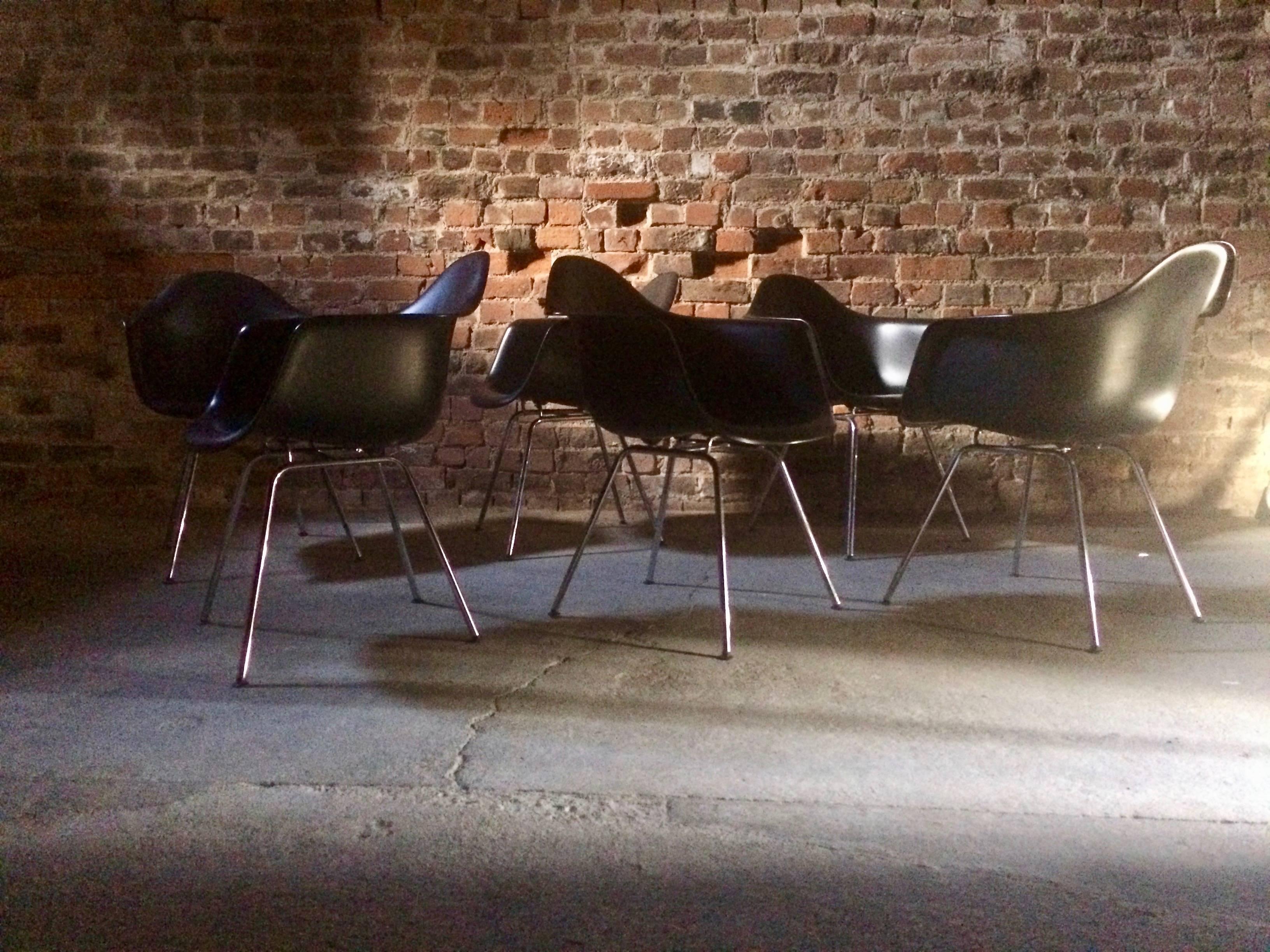 American Charles and Ray Eames DAX Chairs For Vitra Shell Dining Chairs Black Set of Six