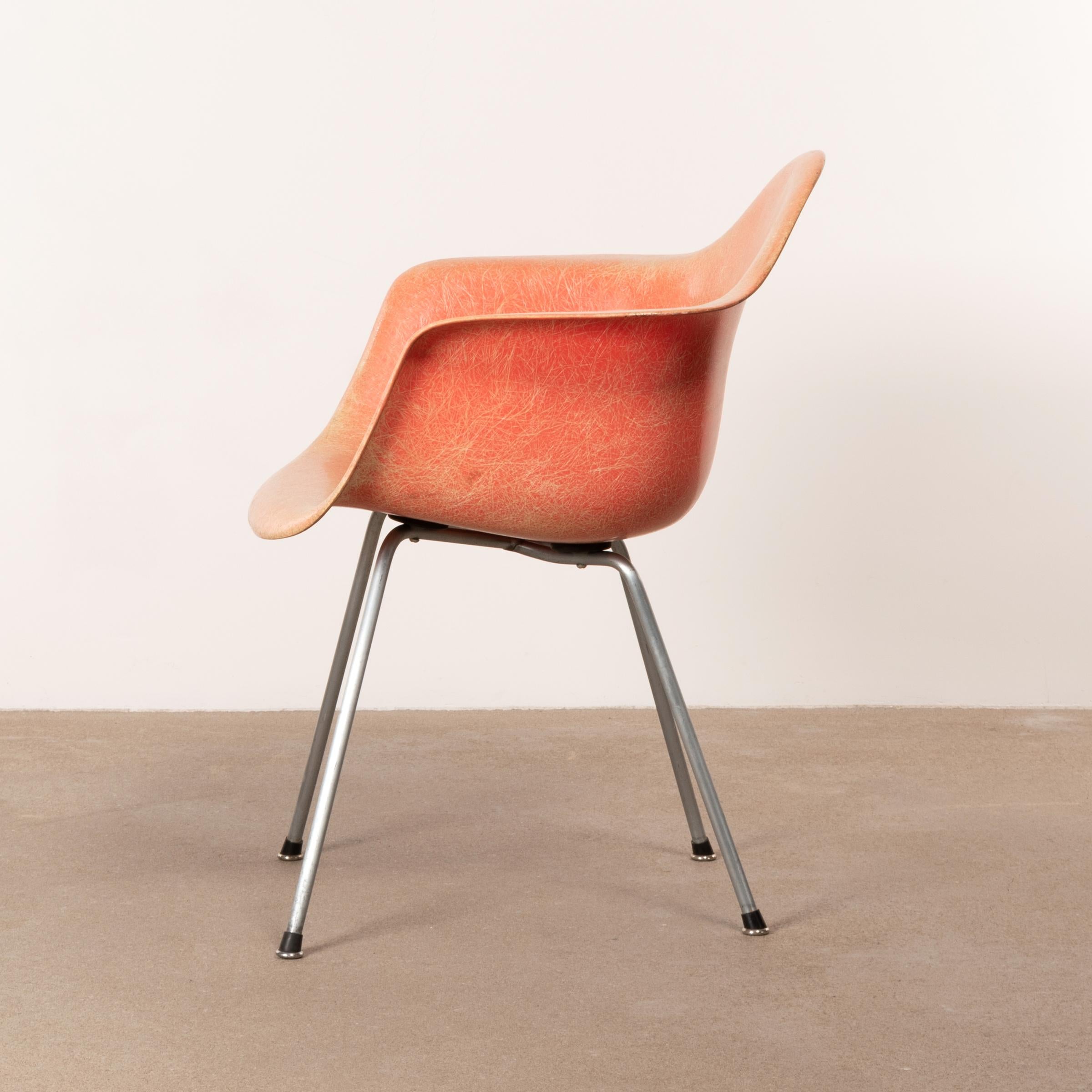 Mid-20th Century Charles and Ray Eames DAX Salmon Armchair Herman Miller 'Zenith Plastics'