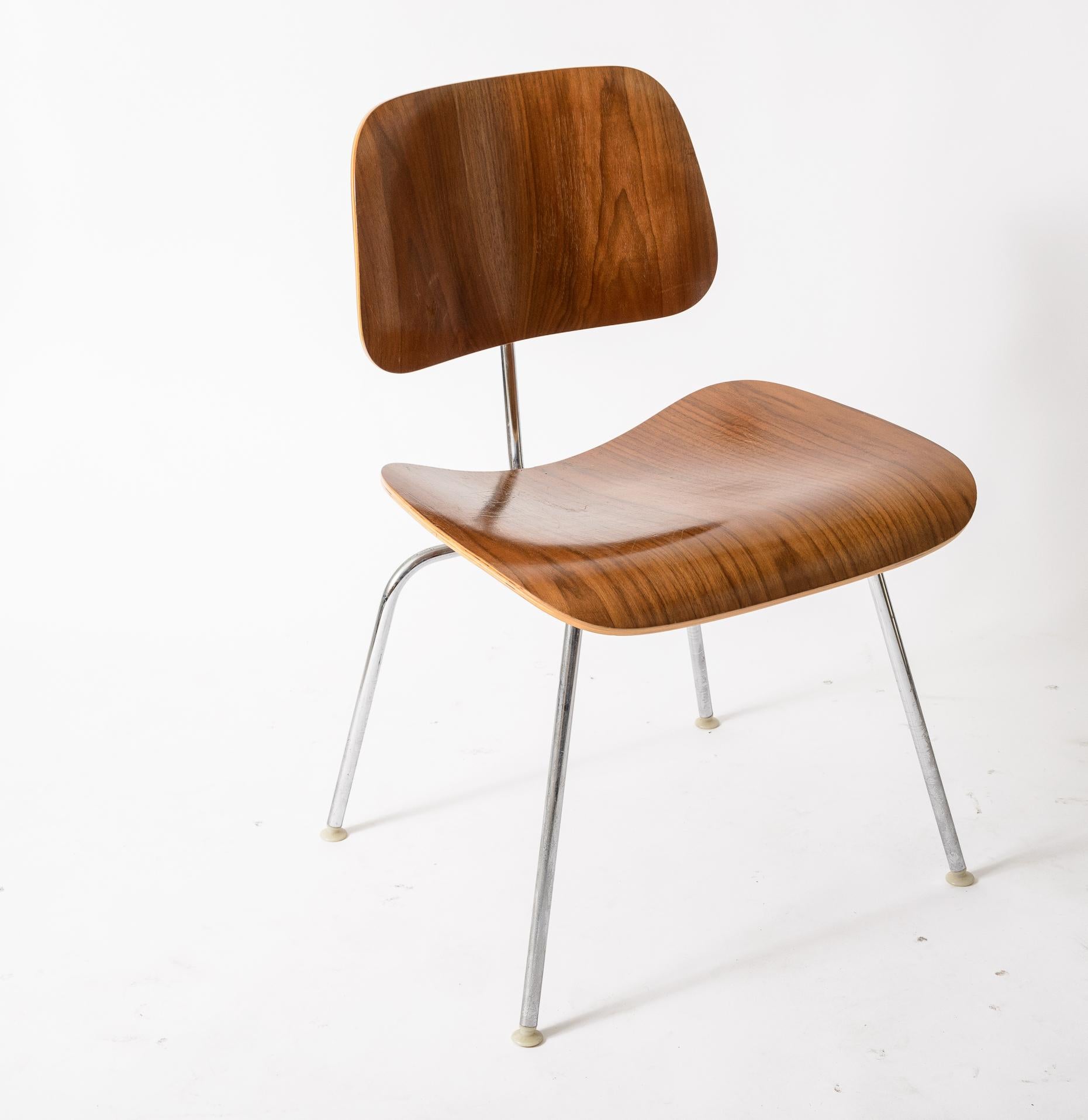 Charles and Ray Eames DCM Chairs In Good Condition For Sale In West Palm Beach, FL