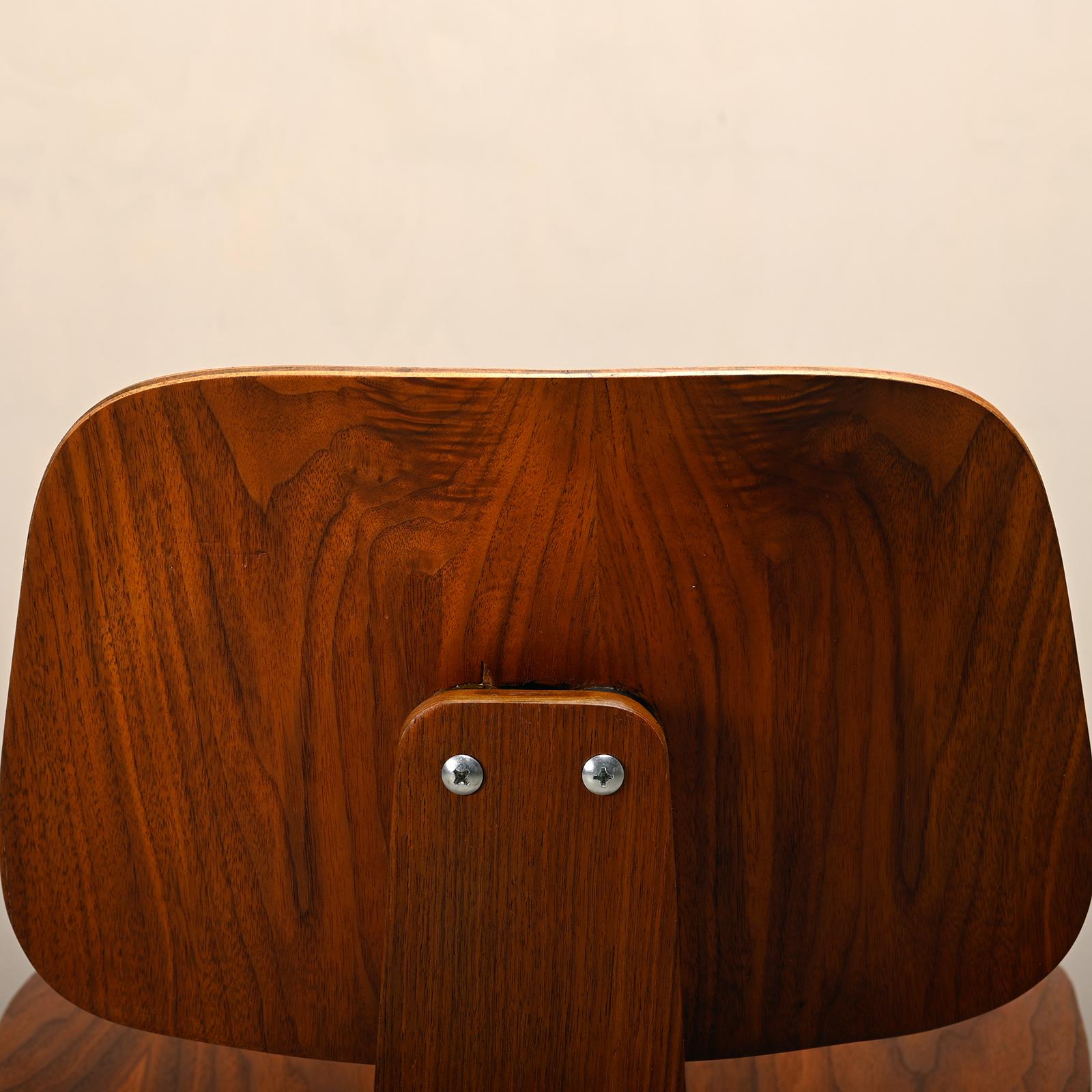 Charles and Ray Eames DCW Walnut Plywood Dining Chair for Evans Products Company 6