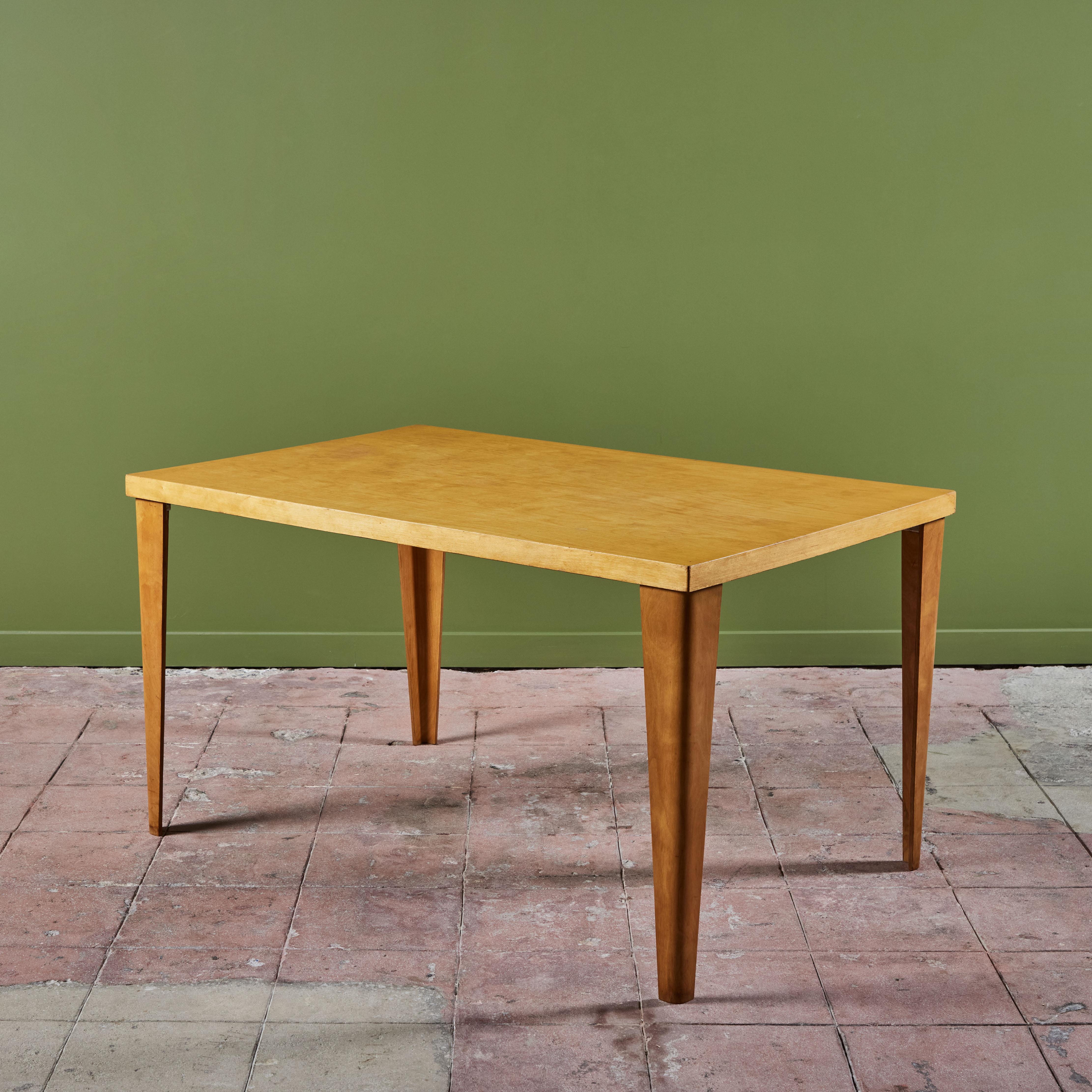 Mid-Century Modern Table de salle à manger Charles and Ray Eames DTW-1 en vente
