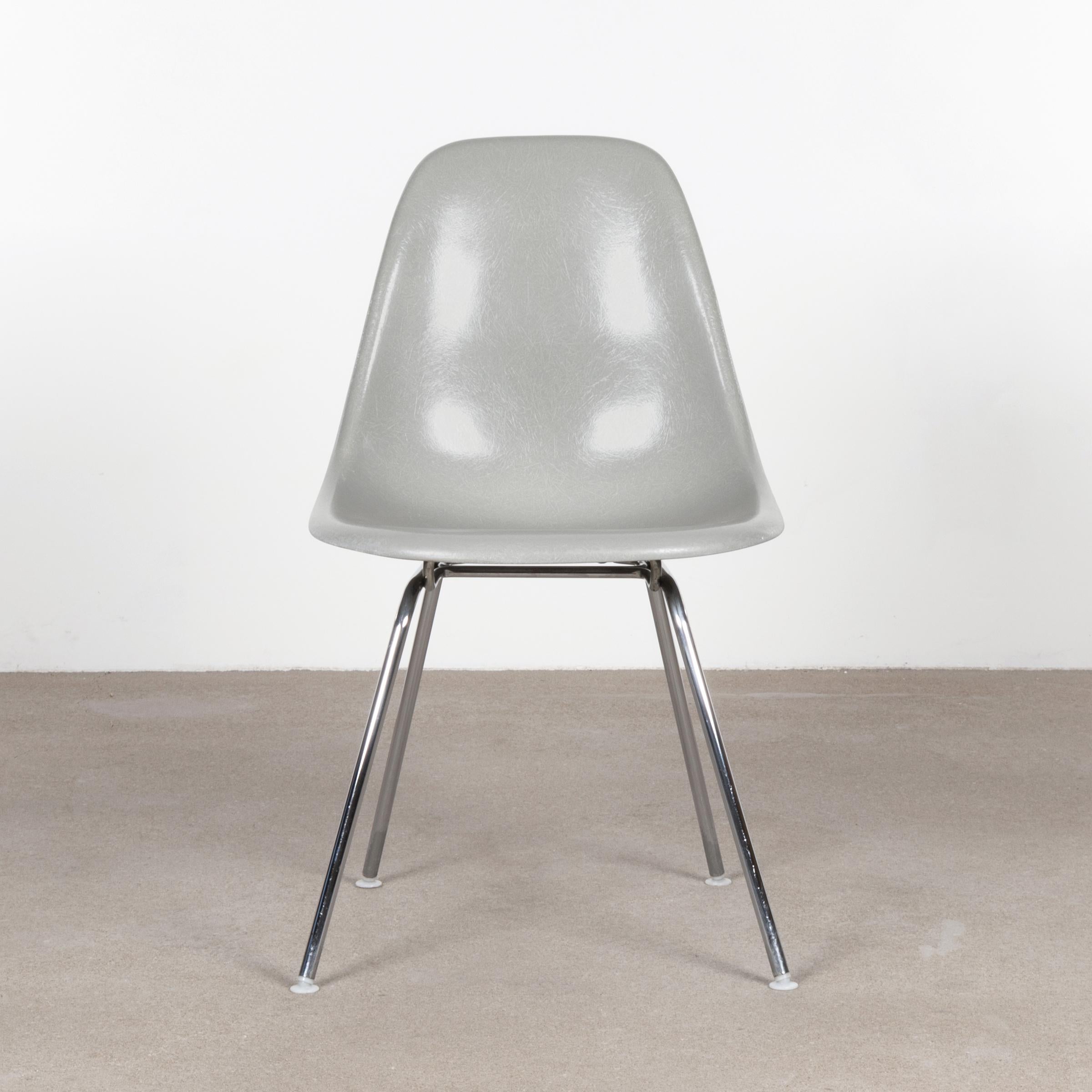 Beautiful iconic DSX chair in the rare contract color 'Sea Foam Green Light' with chrome-plated steel base and produced by Vitra in 1988. Shell is in very good / excellent condition with only slight traces of use. Chair is signed with manufacturer