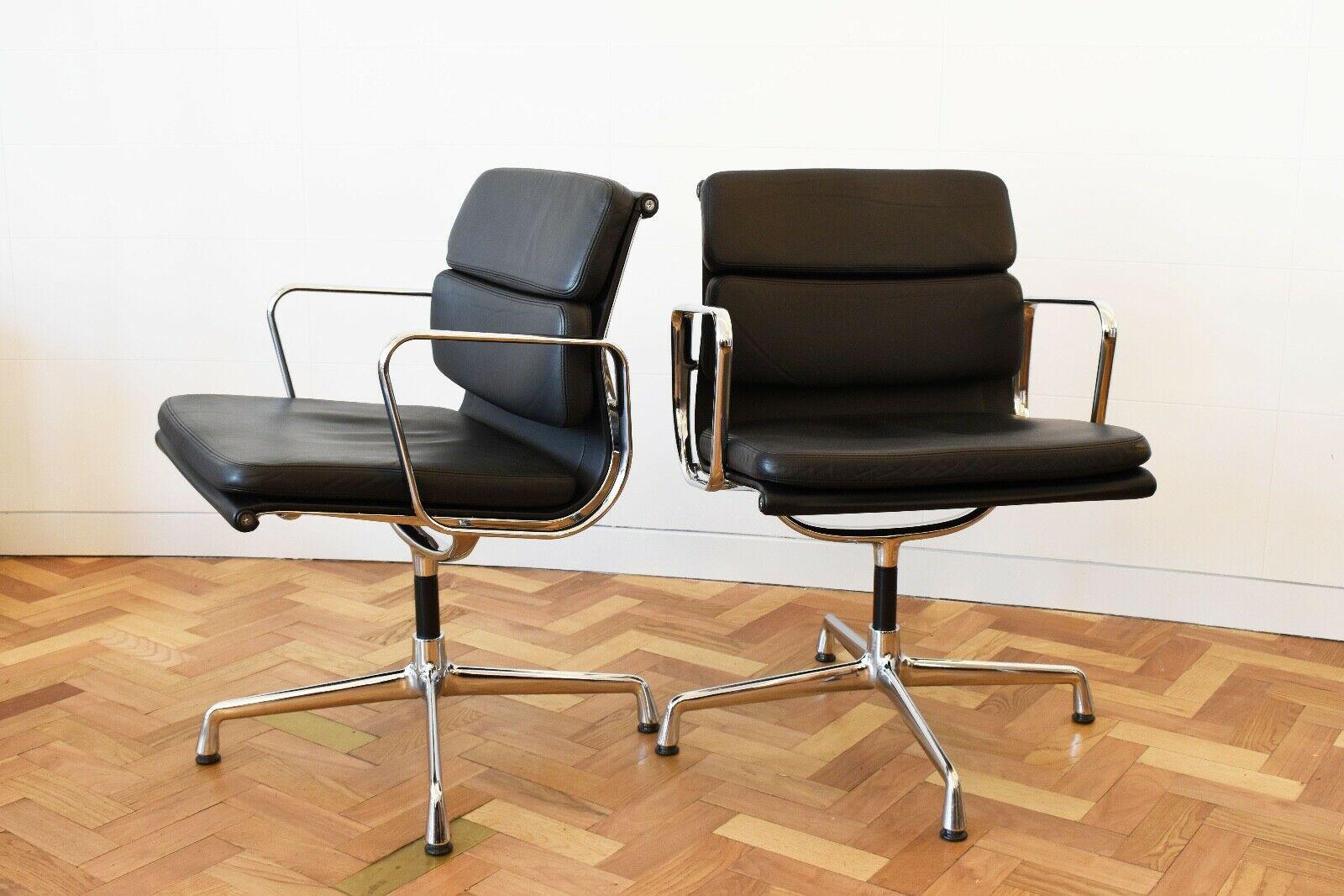 Charles and Ray Eames EA 208 Soft Pad Office Chair for Vitra In Good Condition In London, GB