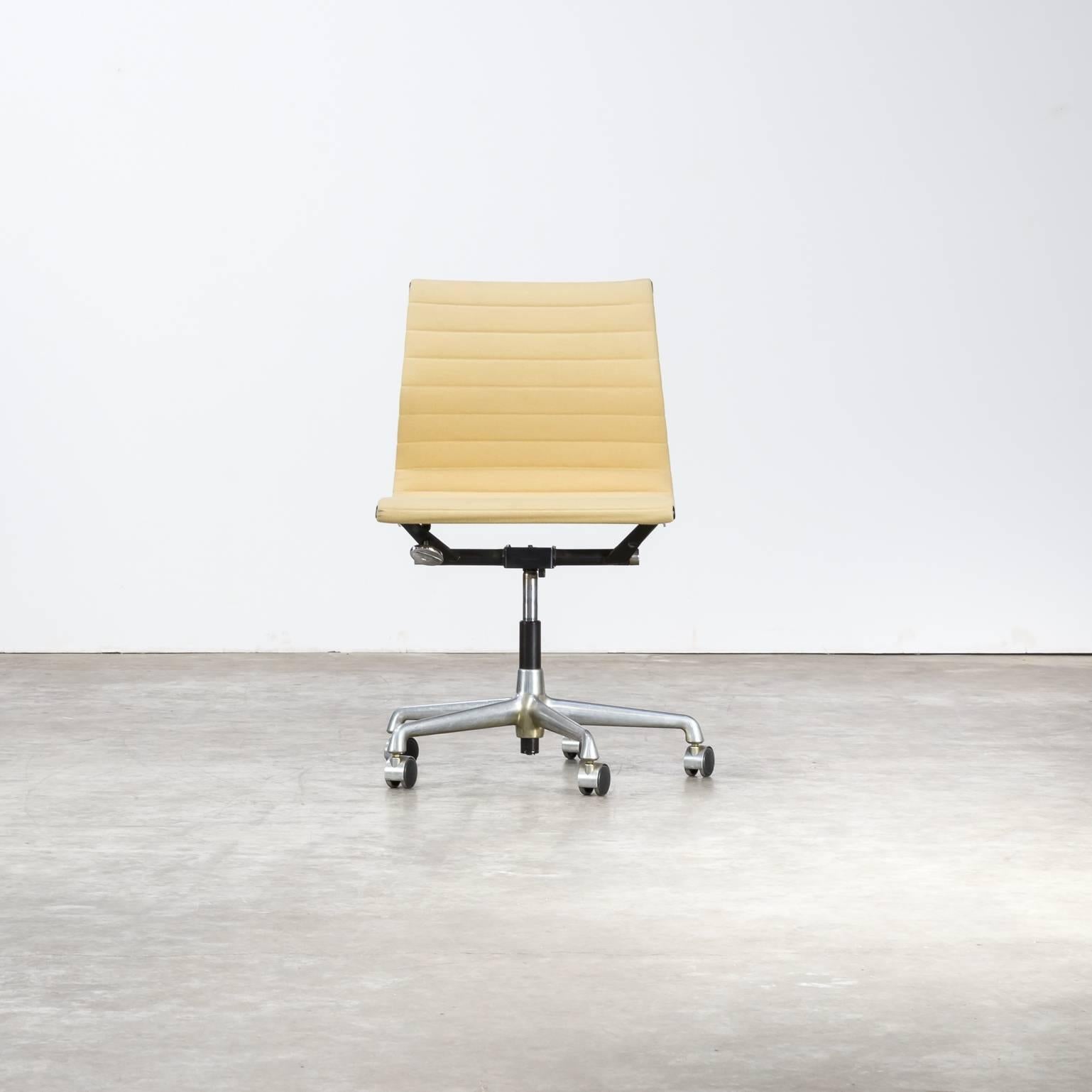 Charles and Ray Eames EA118 office chair for Herman Miller. Good condition wear consistent with age and use. One height level 50cm. High quality Norwegian Ring Mekanikk 'RM' chair mechanism.