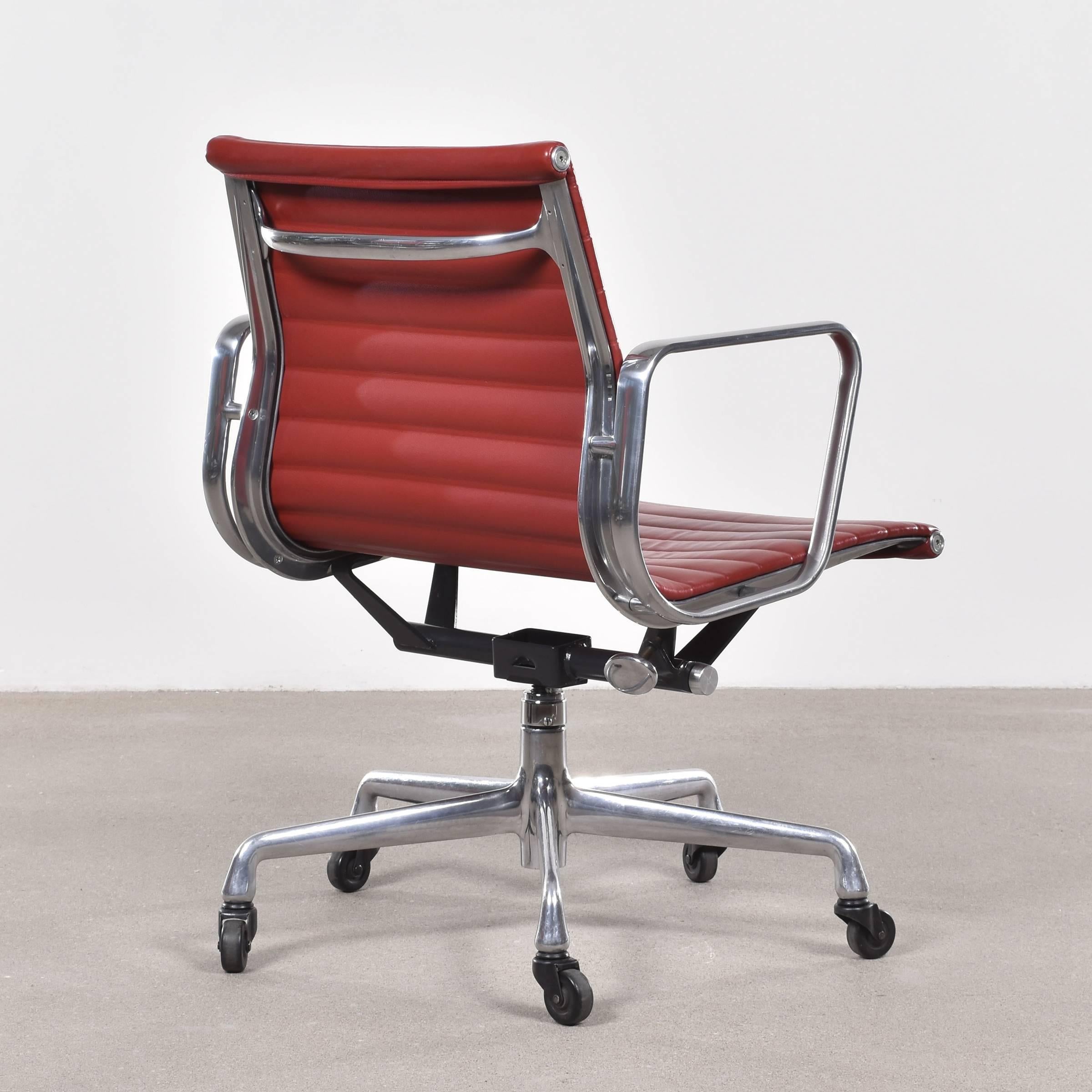 ea335 chair